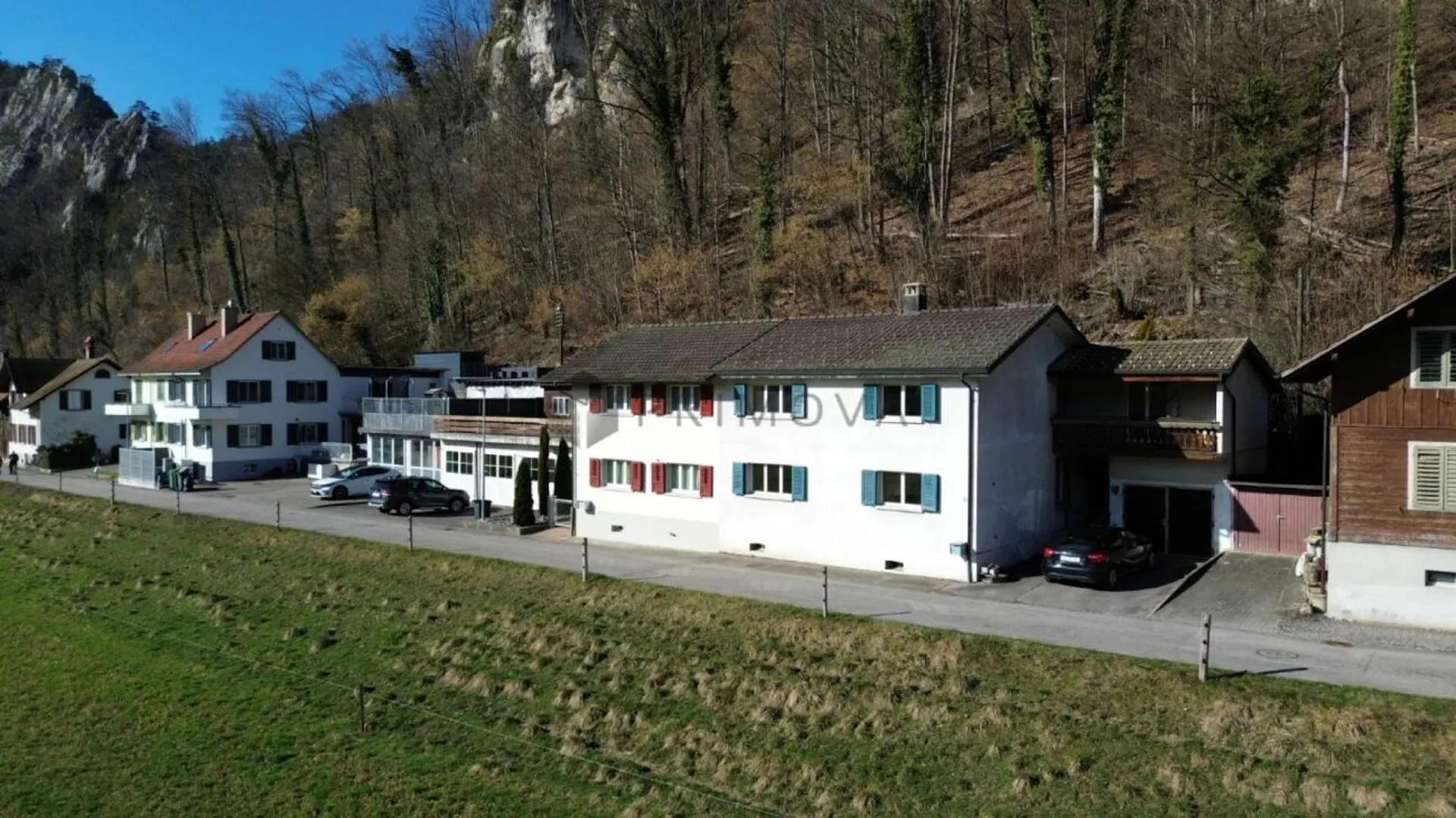 Doppeleinfamilienhaus an ruhiger Lage. Ihr Zuhause mit viel Raum für Ideen!