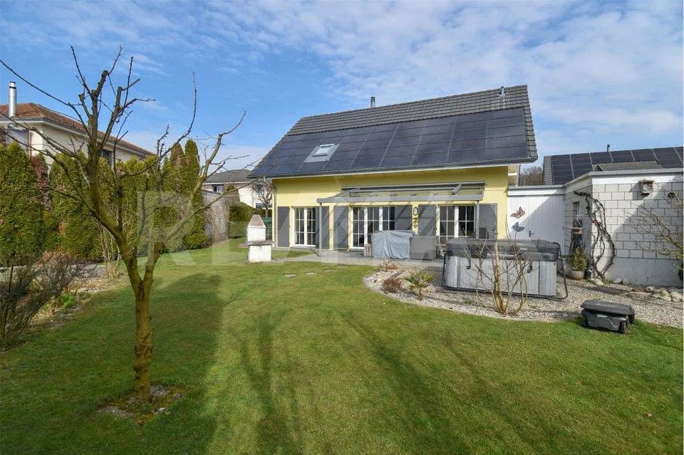 5½ Zimmer Einfamilienhaus; zeitgemäss und attraktiv; mit Wärmepumpe...