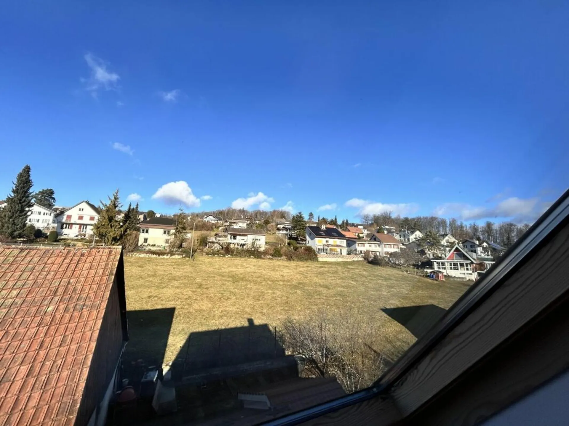 Kernsaniertes Einfamilienhaus mit Einliegerwohnung und grossem Garten