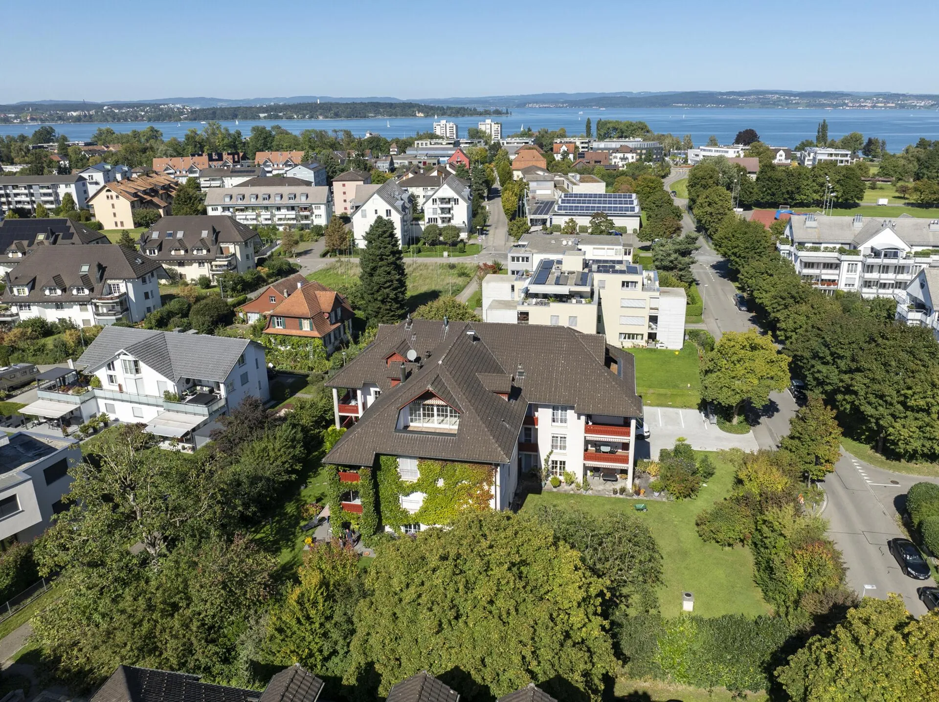 6-Zimmer Dach-Attikawohnung mit drei Loggia's
