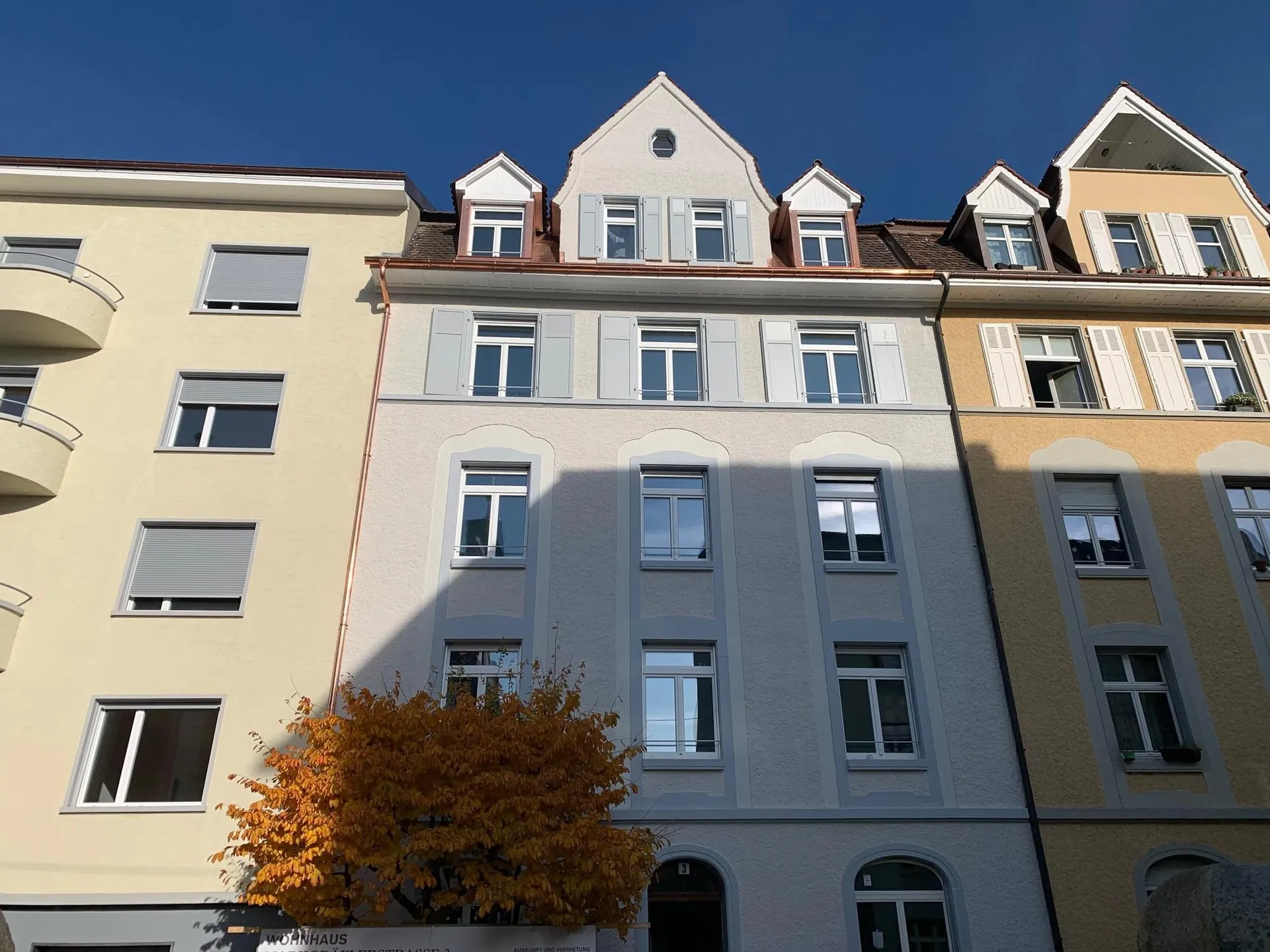 charmante 2-Zimmerwohnung in renoviertem Altbau