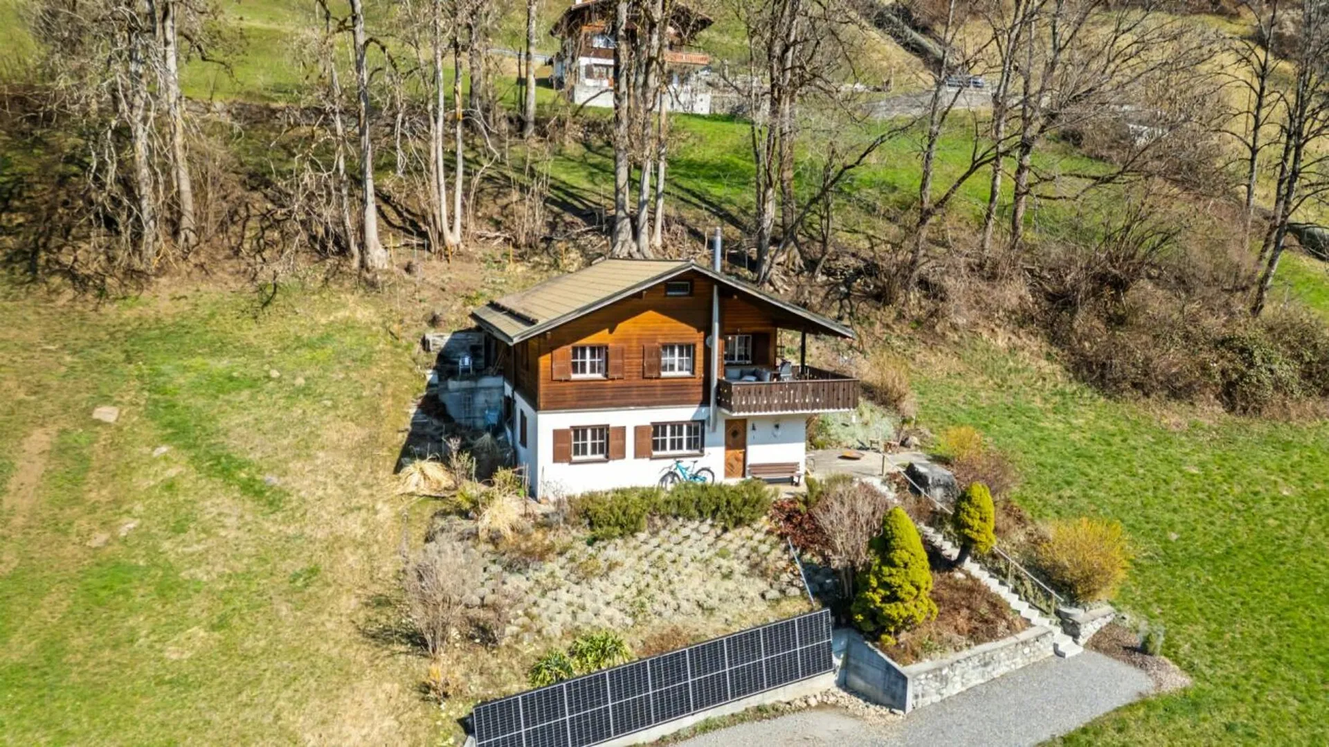 Zweifamilien-Ferienhaus mit herrlicher Aussicht