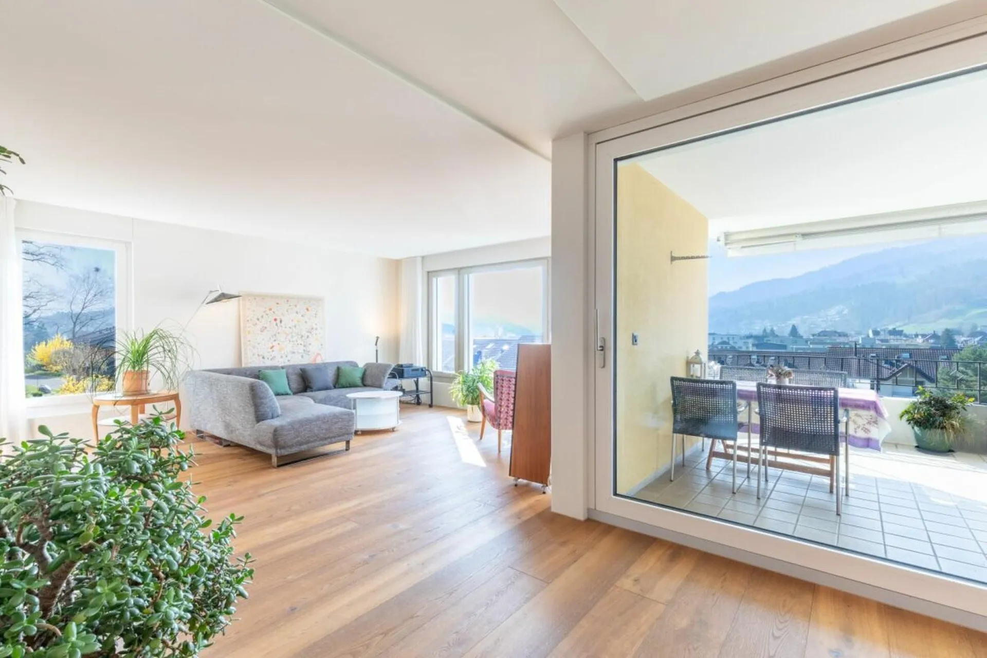 Modernes Zuhause mit Weitblick