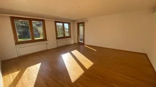 Helle 3.5-Zimmer-Erdgeschosswohnung mit Terrasse und Gartenbeet in Mettmenstetten