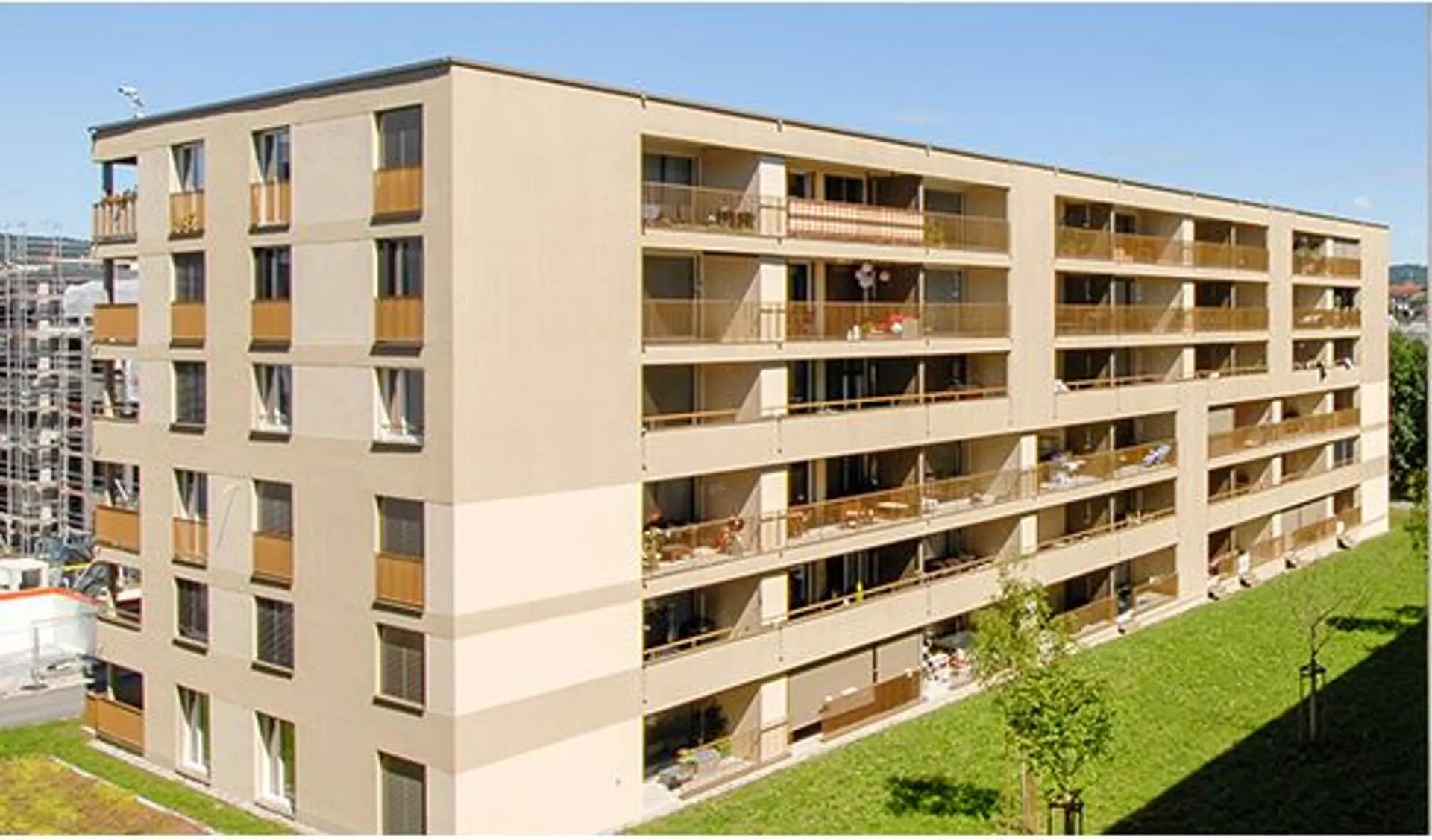 Neue, sonnige 3.5 Zimmerwohnung mit Sicht aufs Schloss Lenzburg