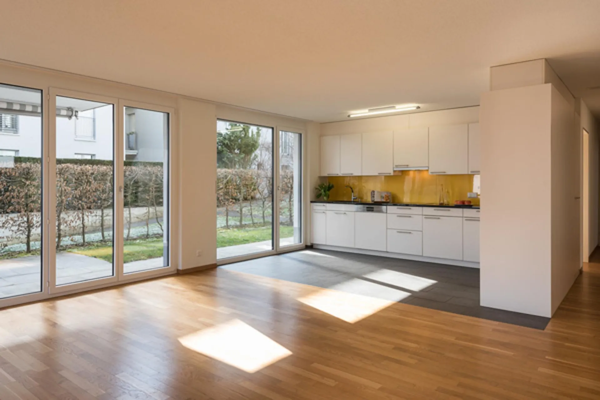FAMILIENWOHNUNG IM GRÜNEN