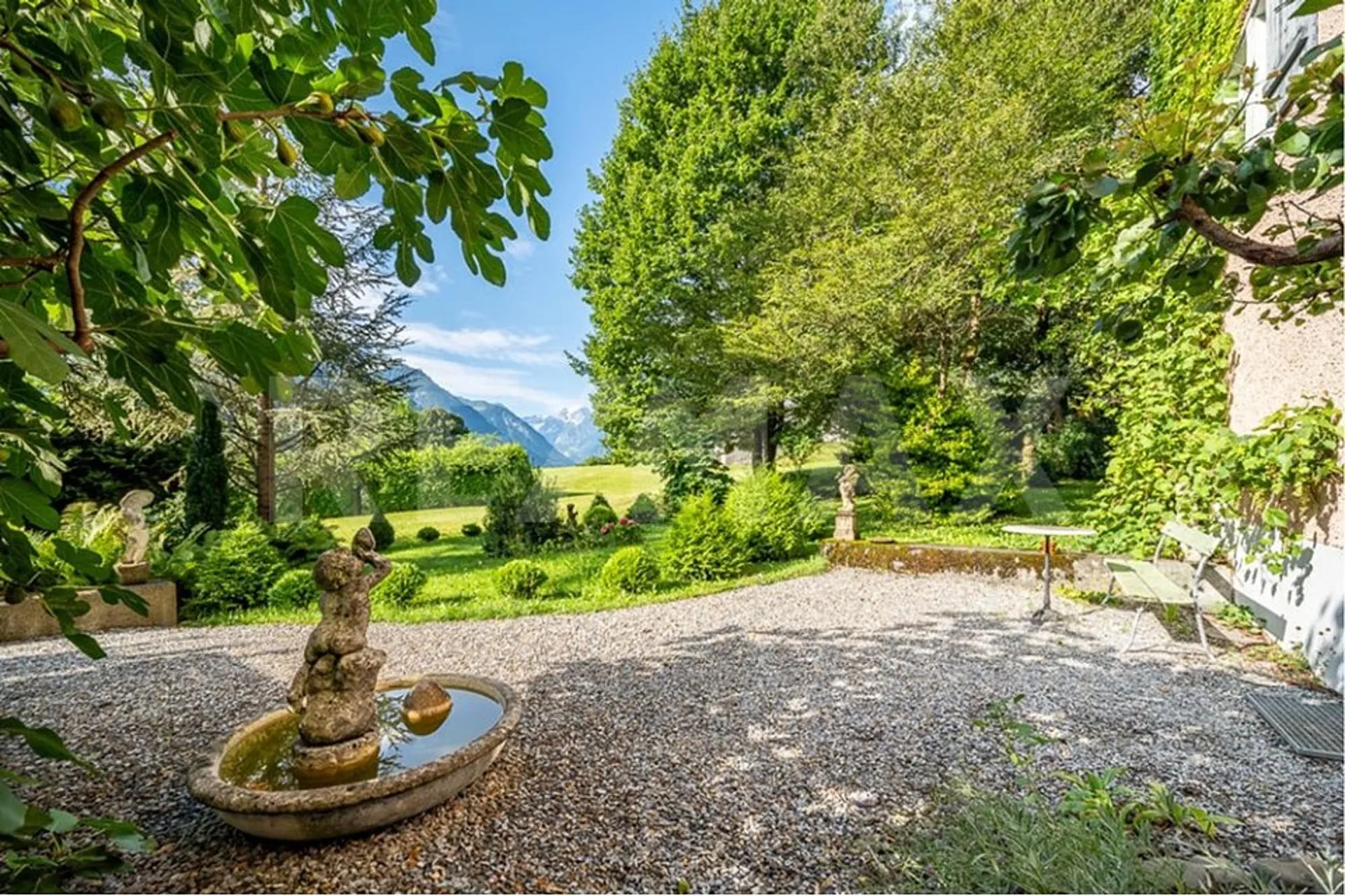 Historische Liegenschaft mit schönem Garten