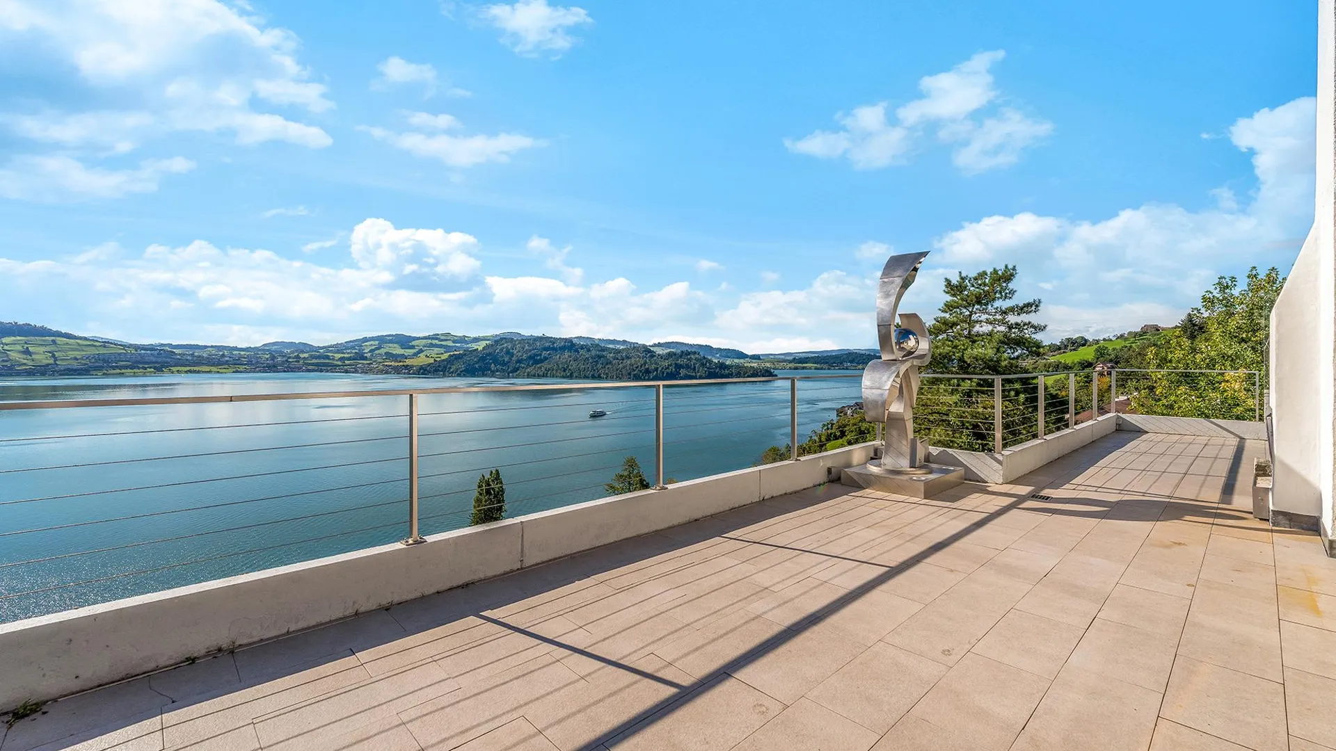 Terrassenjuwel mit traumhafter Seesicht