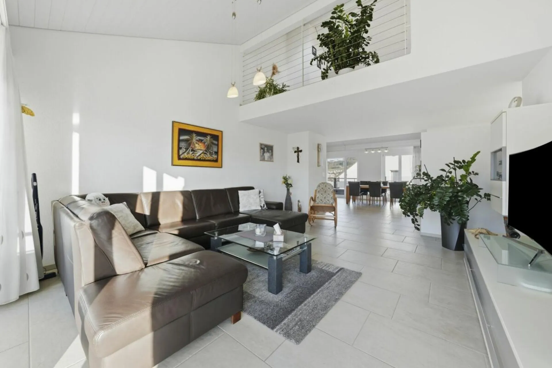 Grosszügige Dachmaisonettewohnung mit viel Licht und drei Balkonen