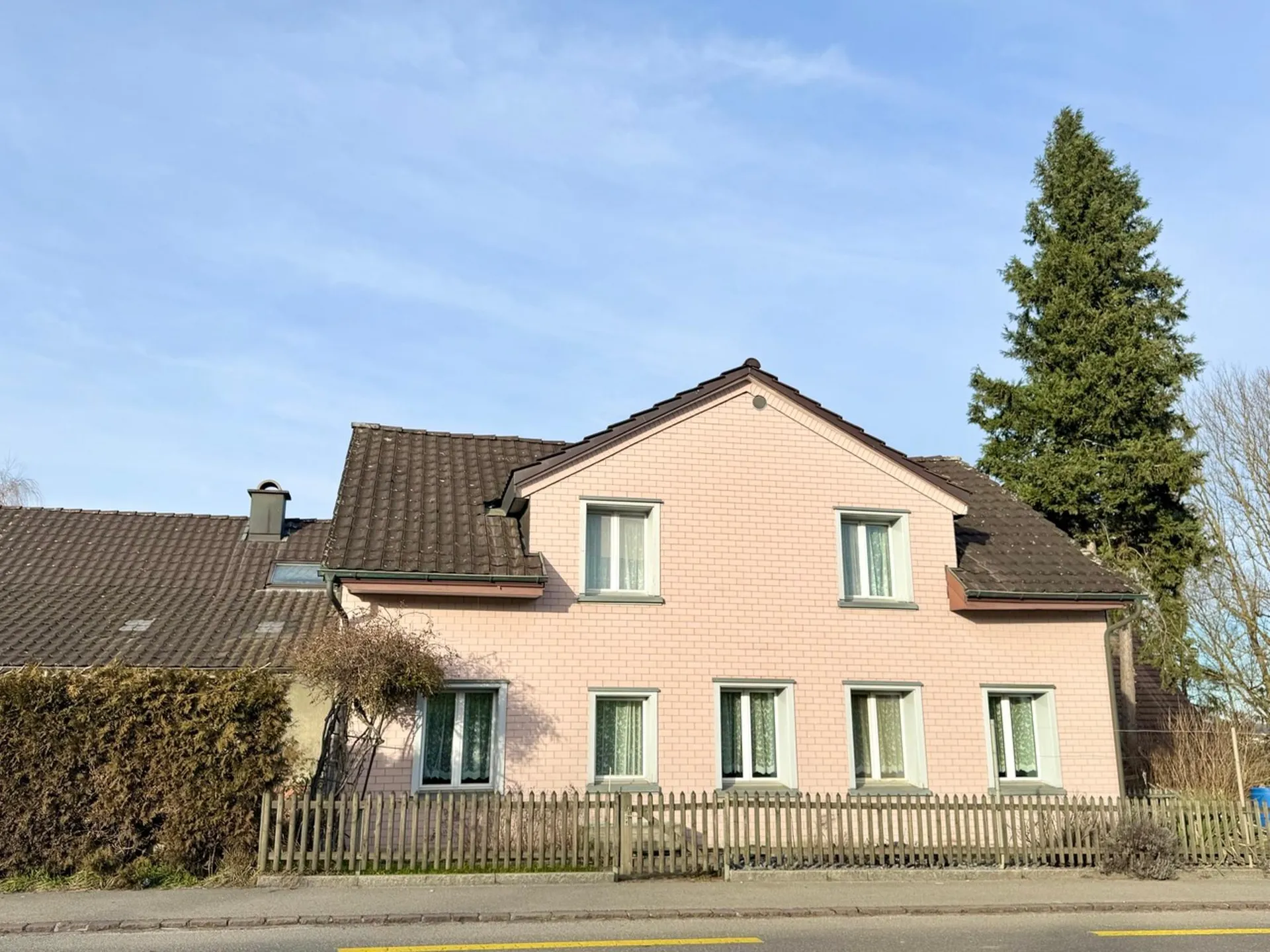 Wohnen, investieren, gestalten - Zweifamilienhaus mit Baureserve