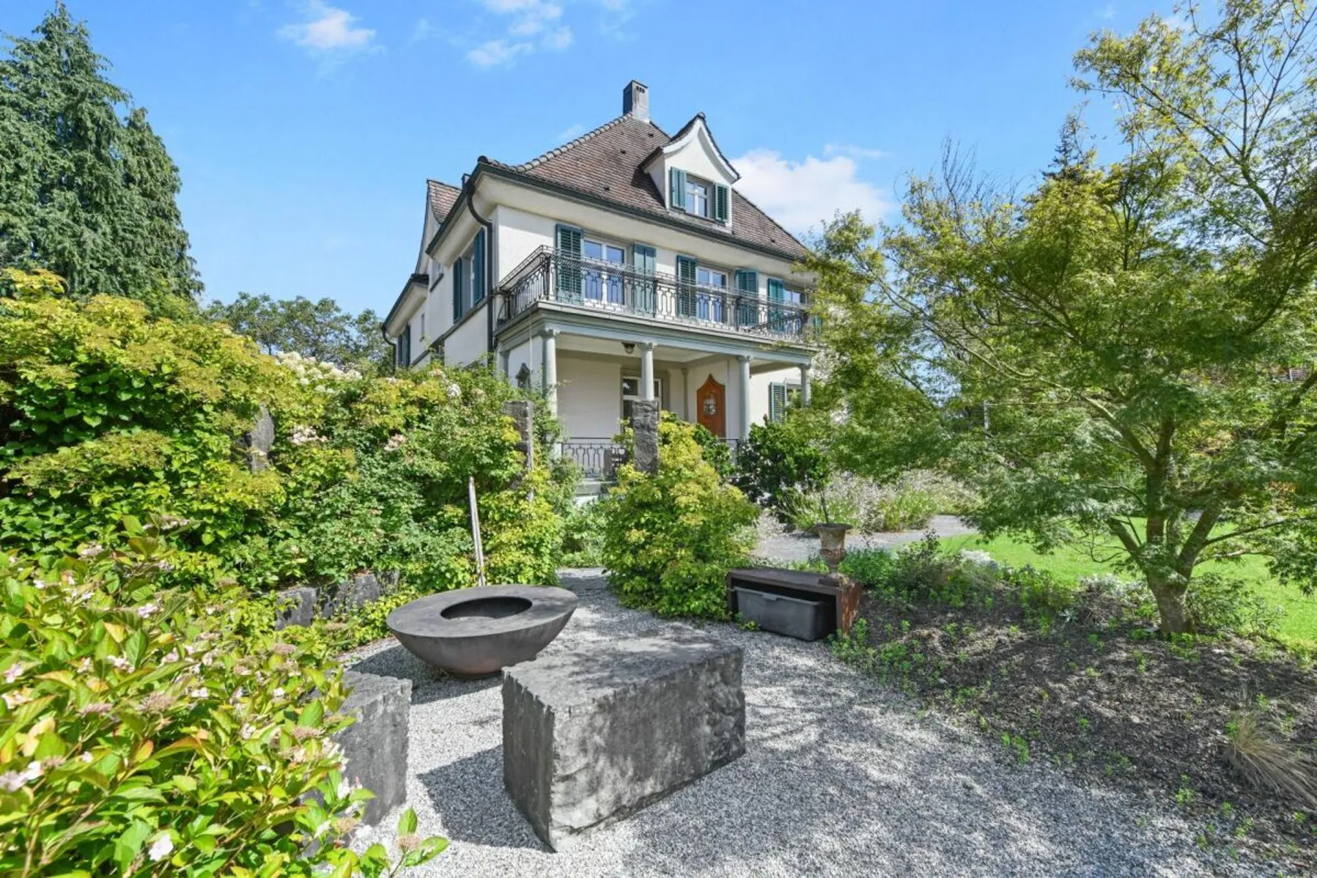 Historische Jugendstilvilla mit Charme, grossem Garten und viel Platz für Ihre Wohnträume