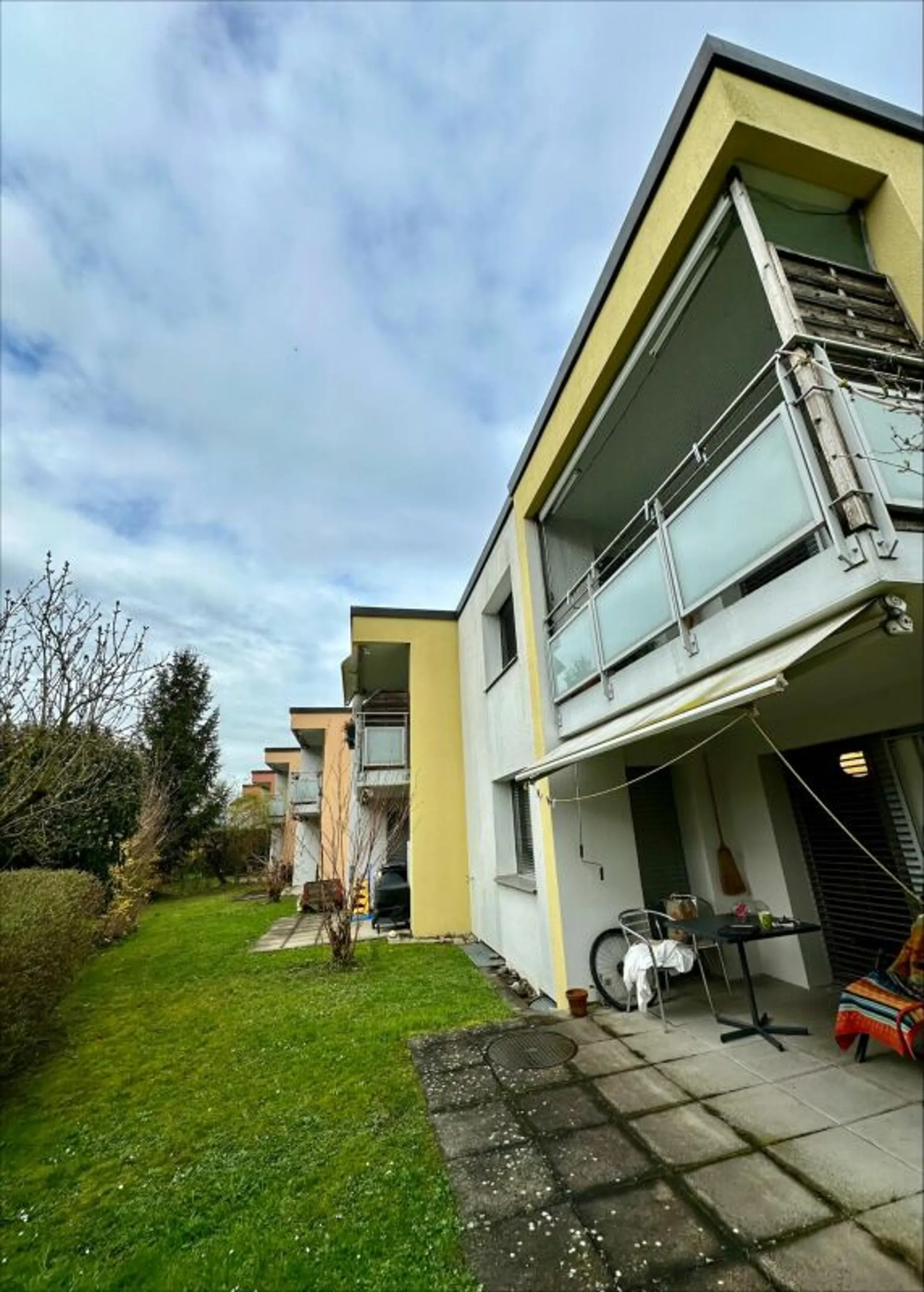 Gepflegte 1.5-Zimmer-Wohnung mit Sitzplatz