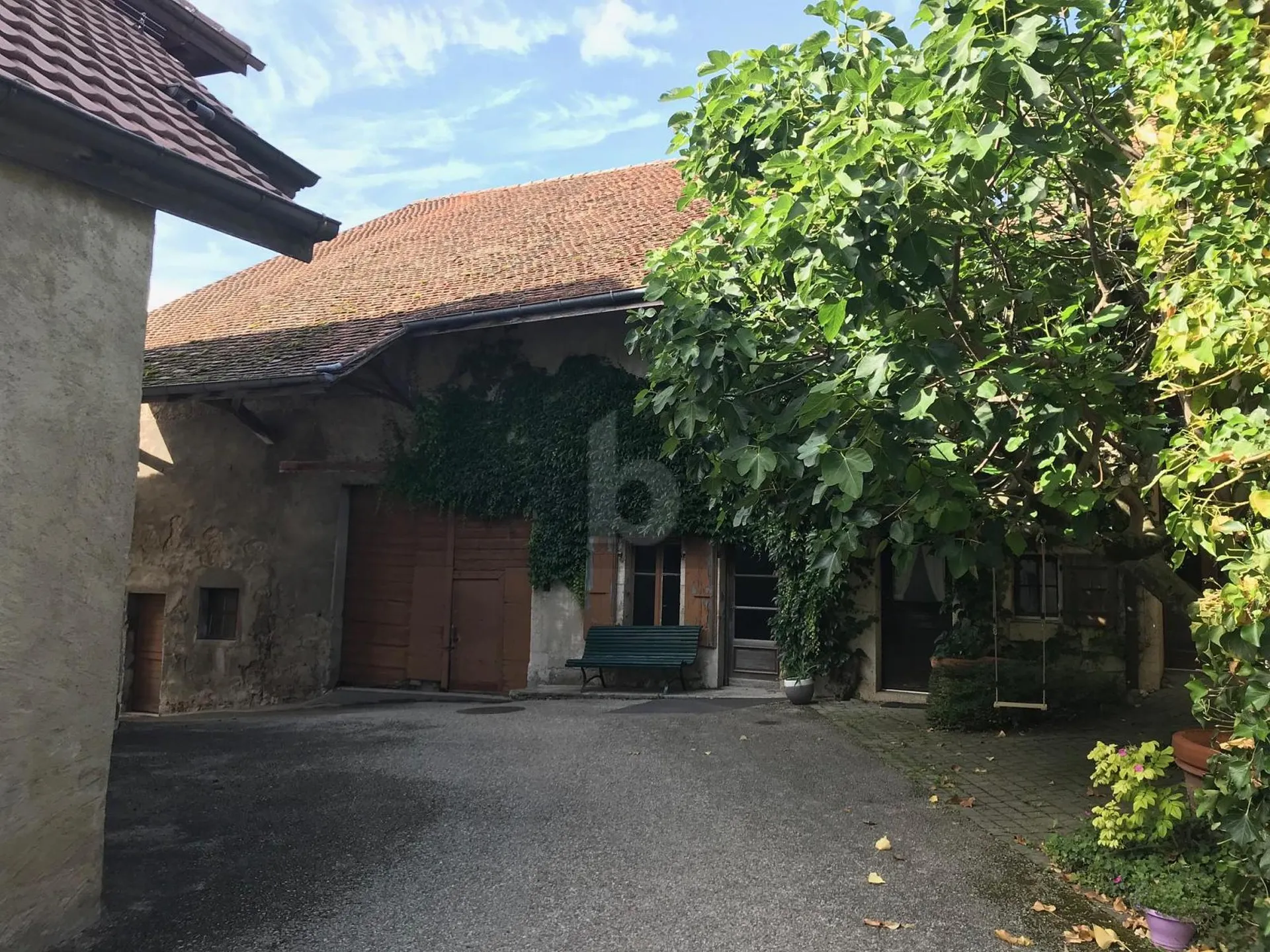 FERME À RÉNOVER