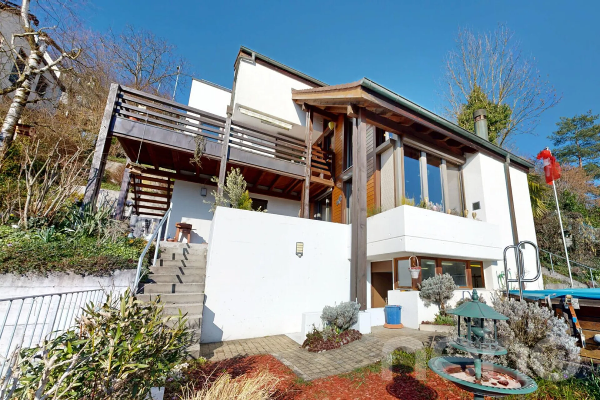 Charmantes 6 Zimmer Einfamilienhaus mit Pool, Sauna und Weitsicht