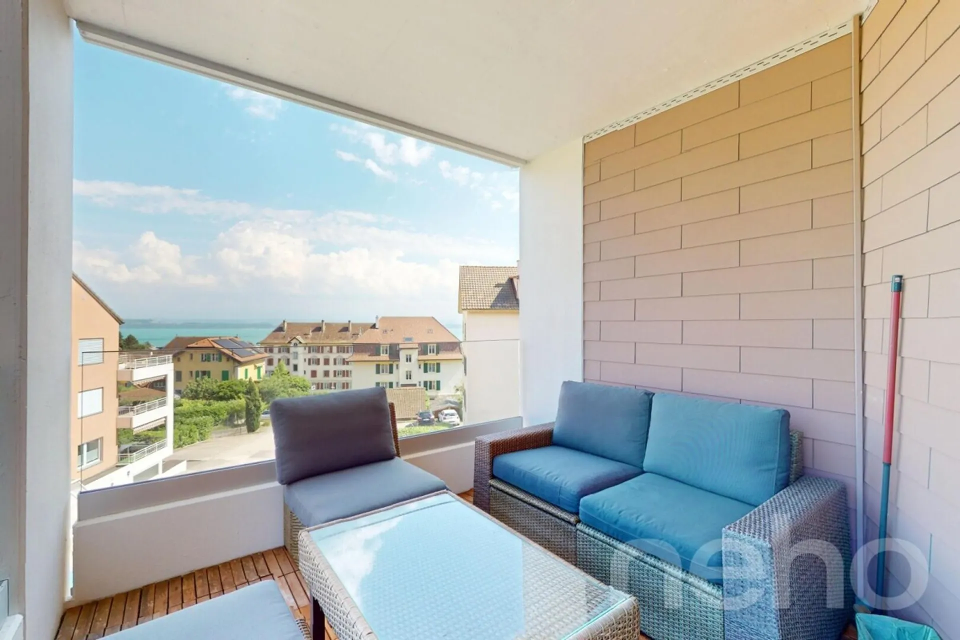Appartement rénové de 4,5 pièces avec vue  sur le lac !