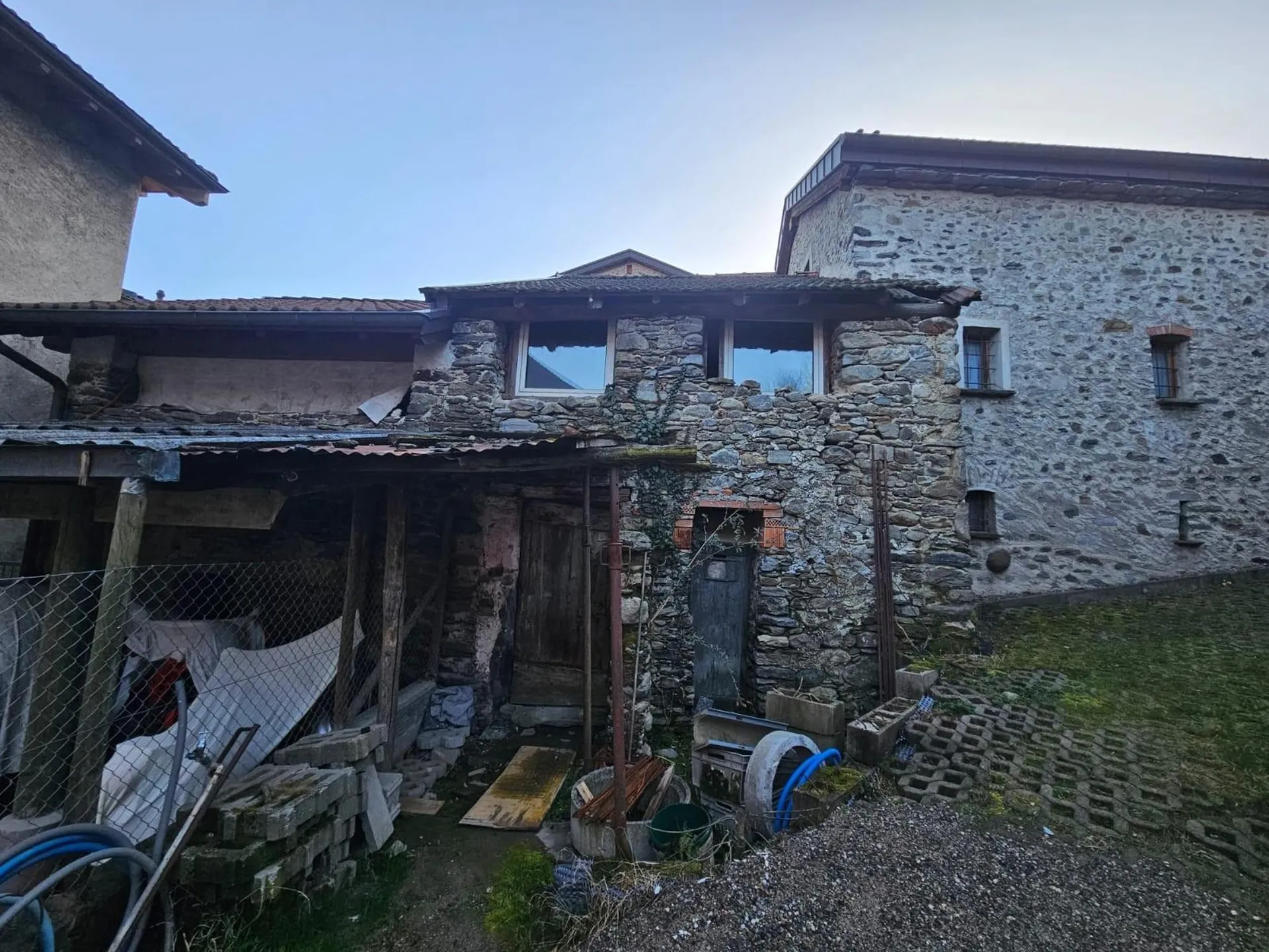 OCCASIONE - RUSTICO 2.5 DA RIATTARE NEL NUCLEO DI SIGIRINO