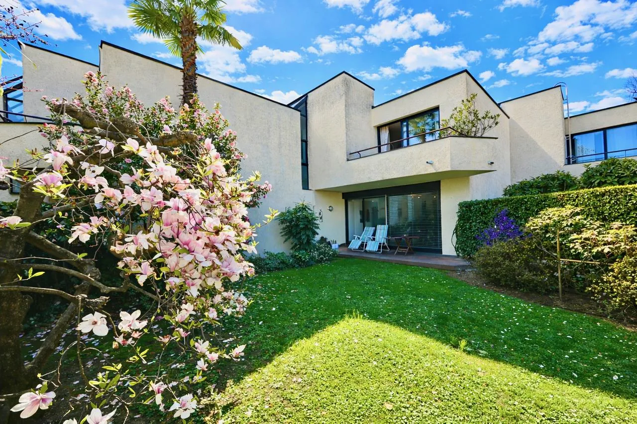 Accogliente Casa a Schiera con Giardino nel cuore di Collina d’Oro