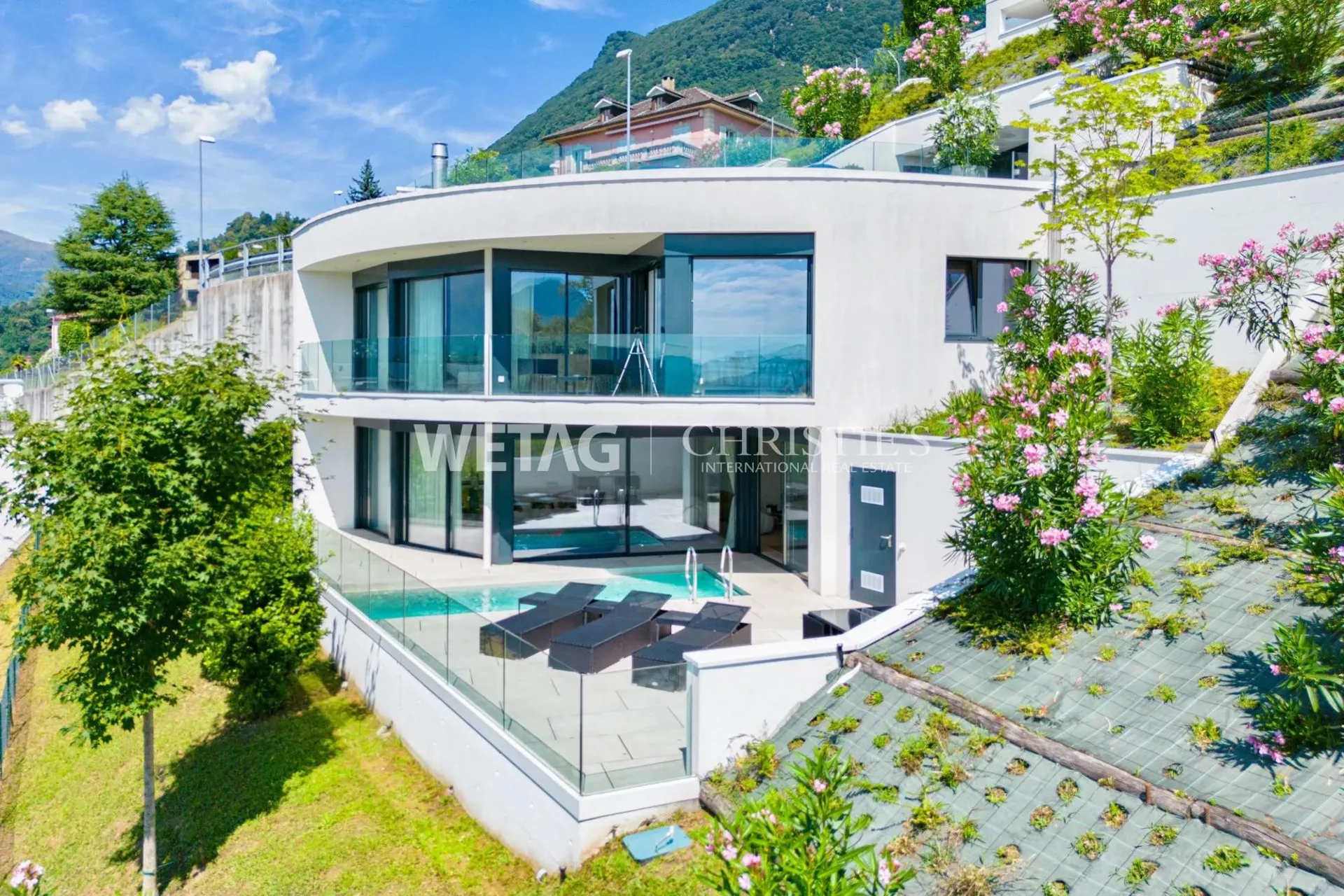 Lugano-Viganello: moderne Villa mit herrlichem Blick auf den Luganersee & Aussenpool, auch ideal als Zweitwohnsitz