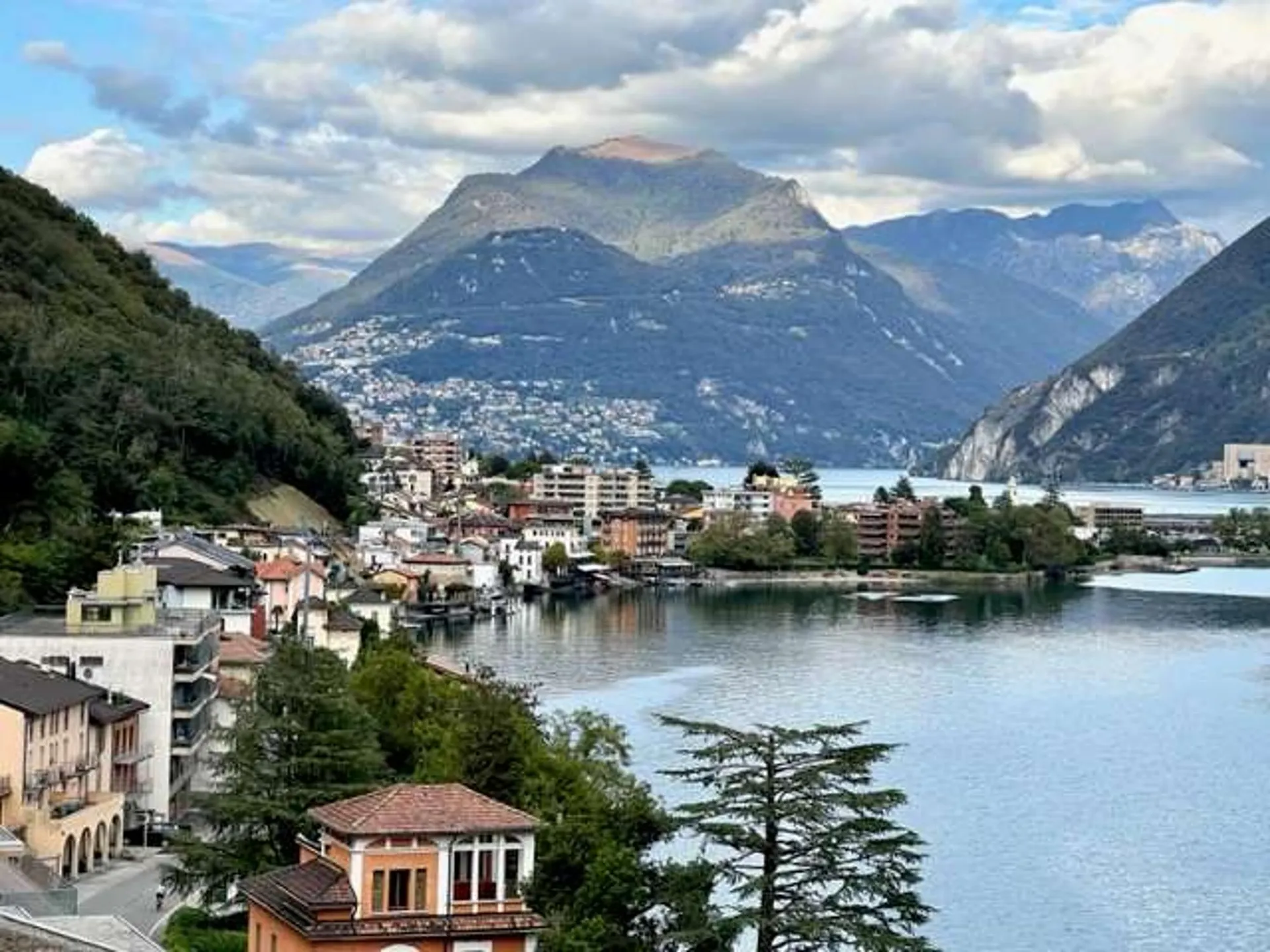 Attico alto standing vista lago a Melide