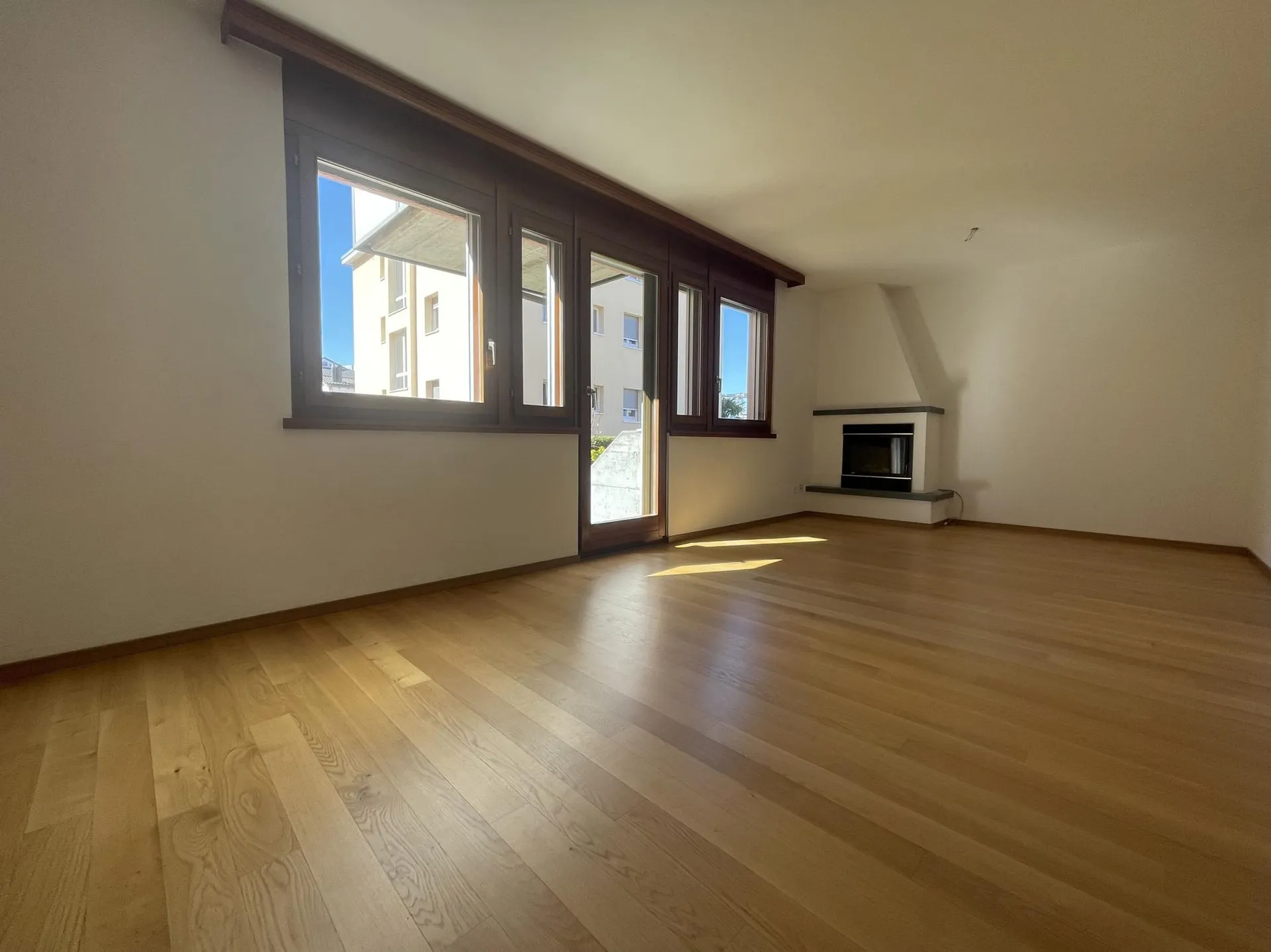 AMPIO APPARTAMENTO 2.5 RIATTATO CON GIARDINO