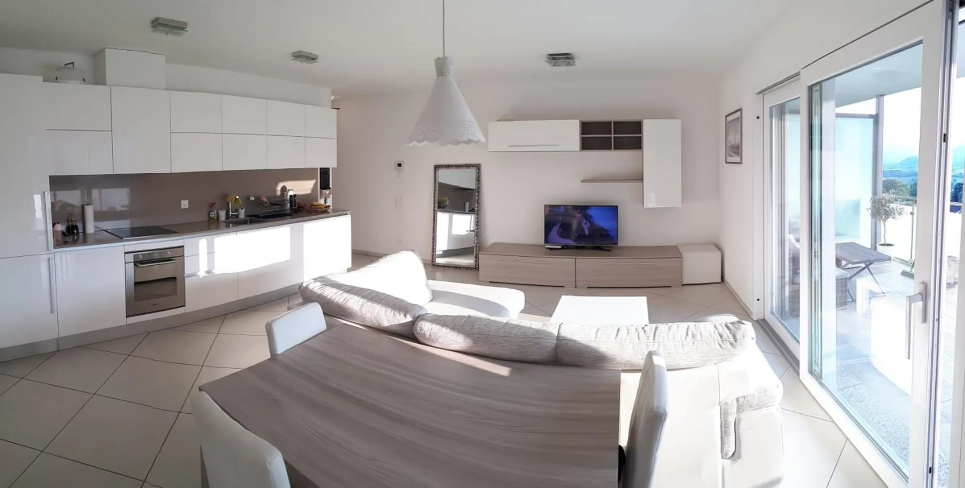Moderno appartamento 2.5 locali con balcone, Cadempino