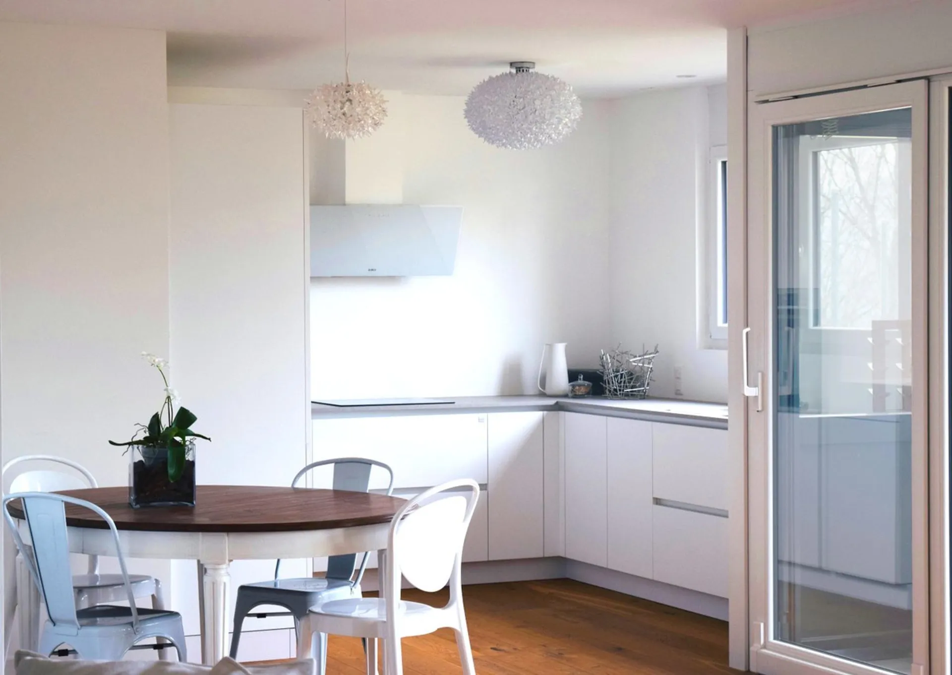 Moderno appartamento 3,5 con giardino e locale studio indipendente.