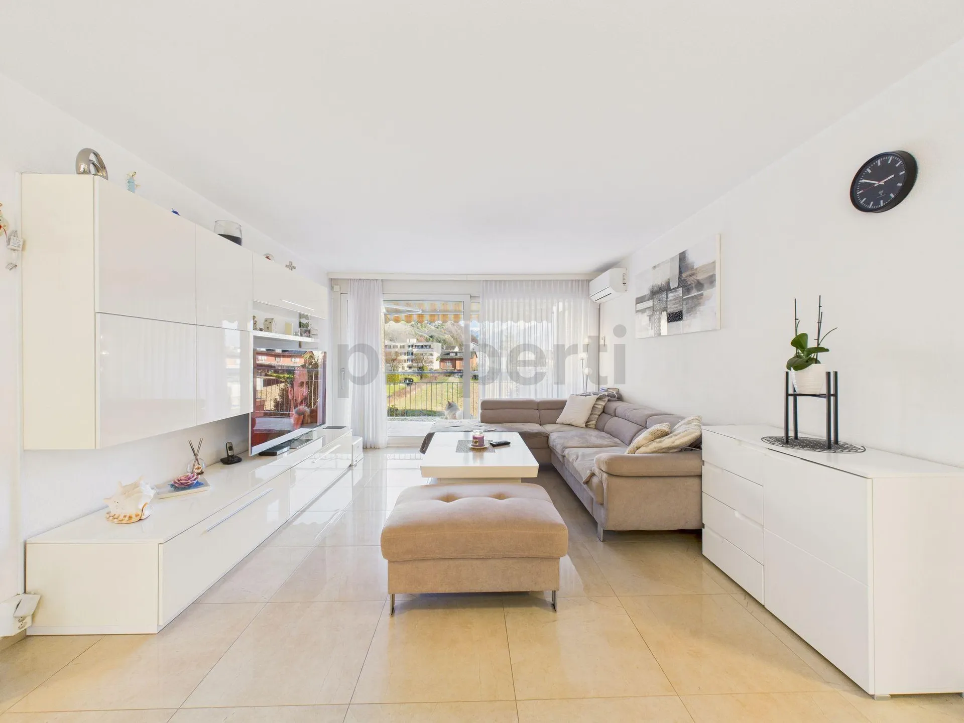Gordola, condominio 3 Torri elegante 4,5 locali