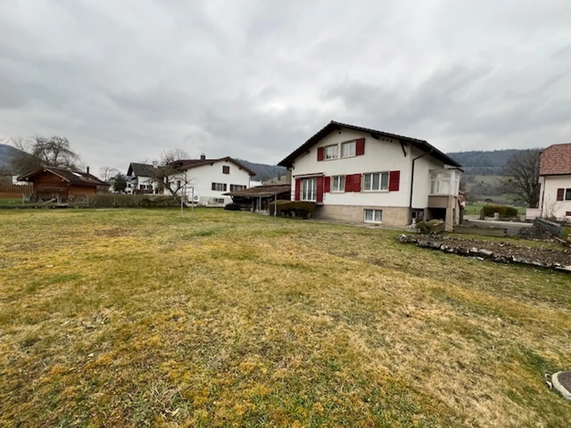 Opportunité de vente: Maison à rénover avec grand terrain à construire