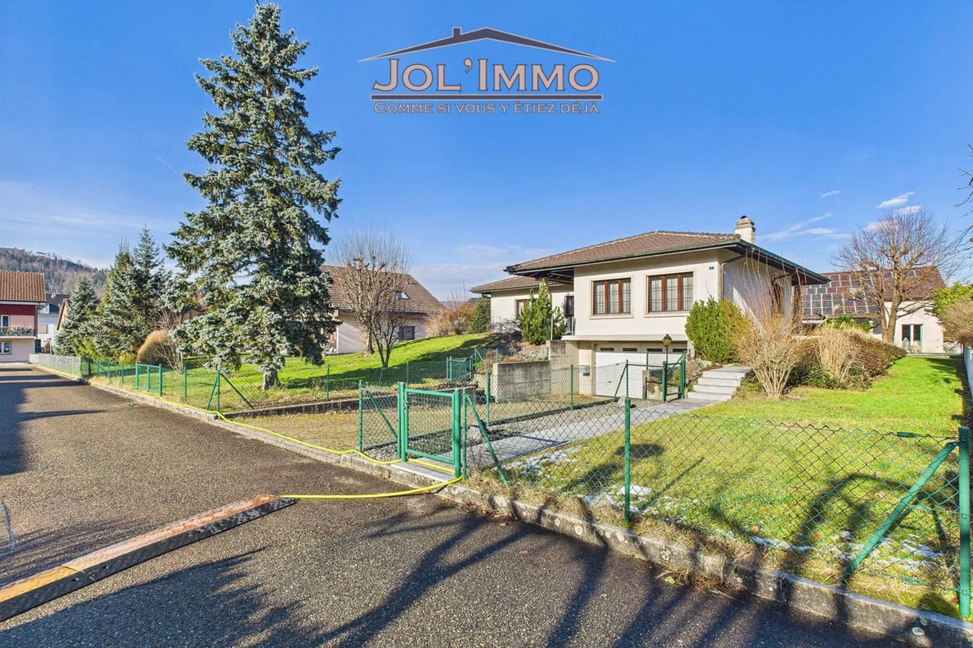 Maison familiale 6.5 pièces avec volumes généreux et grand jardin à Courrendlin