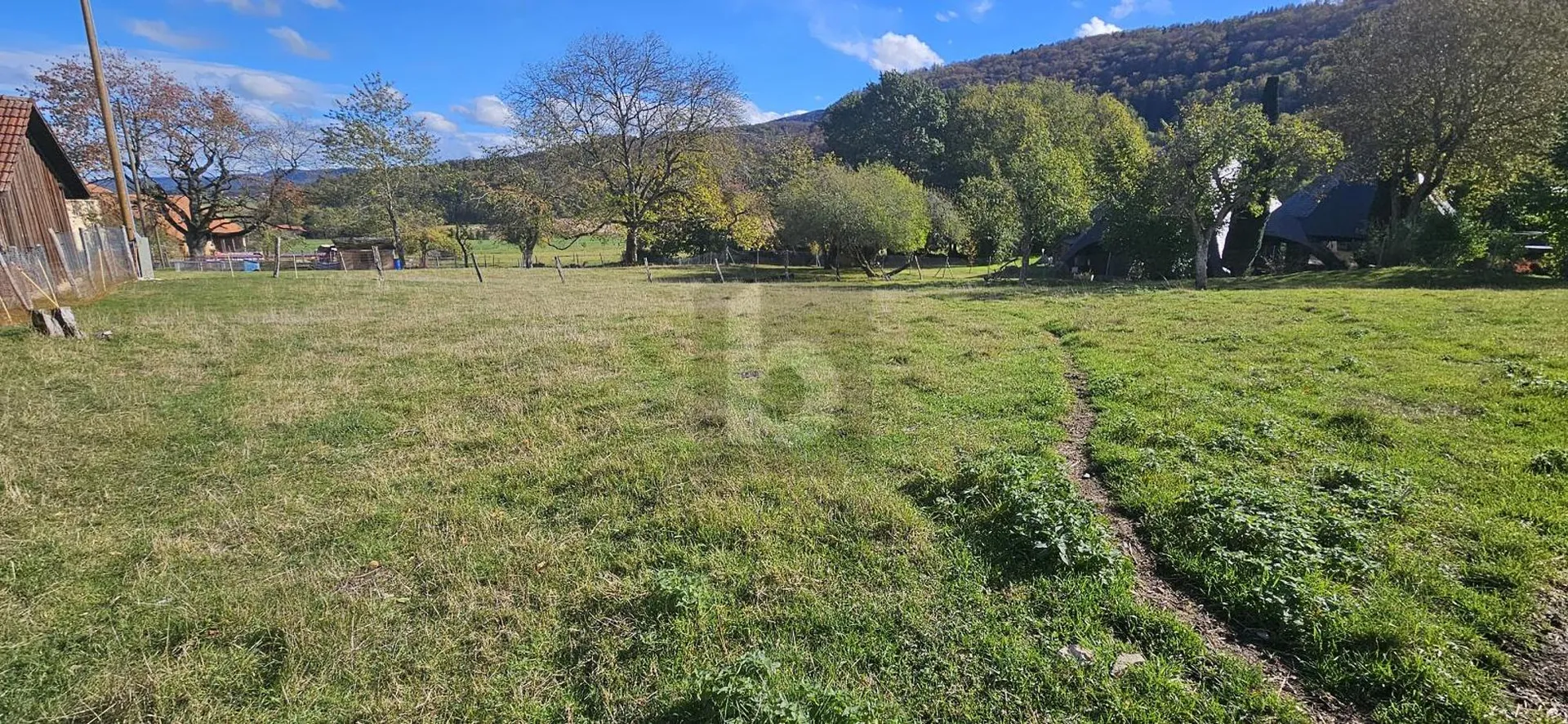 GRAND POTENTIEL SUR UN TERRAIN DE 2400 M²