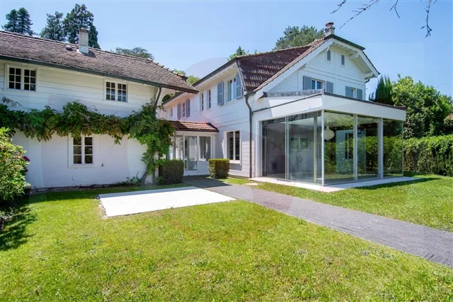 Schönes Einfamilienhaus komplett renoviert