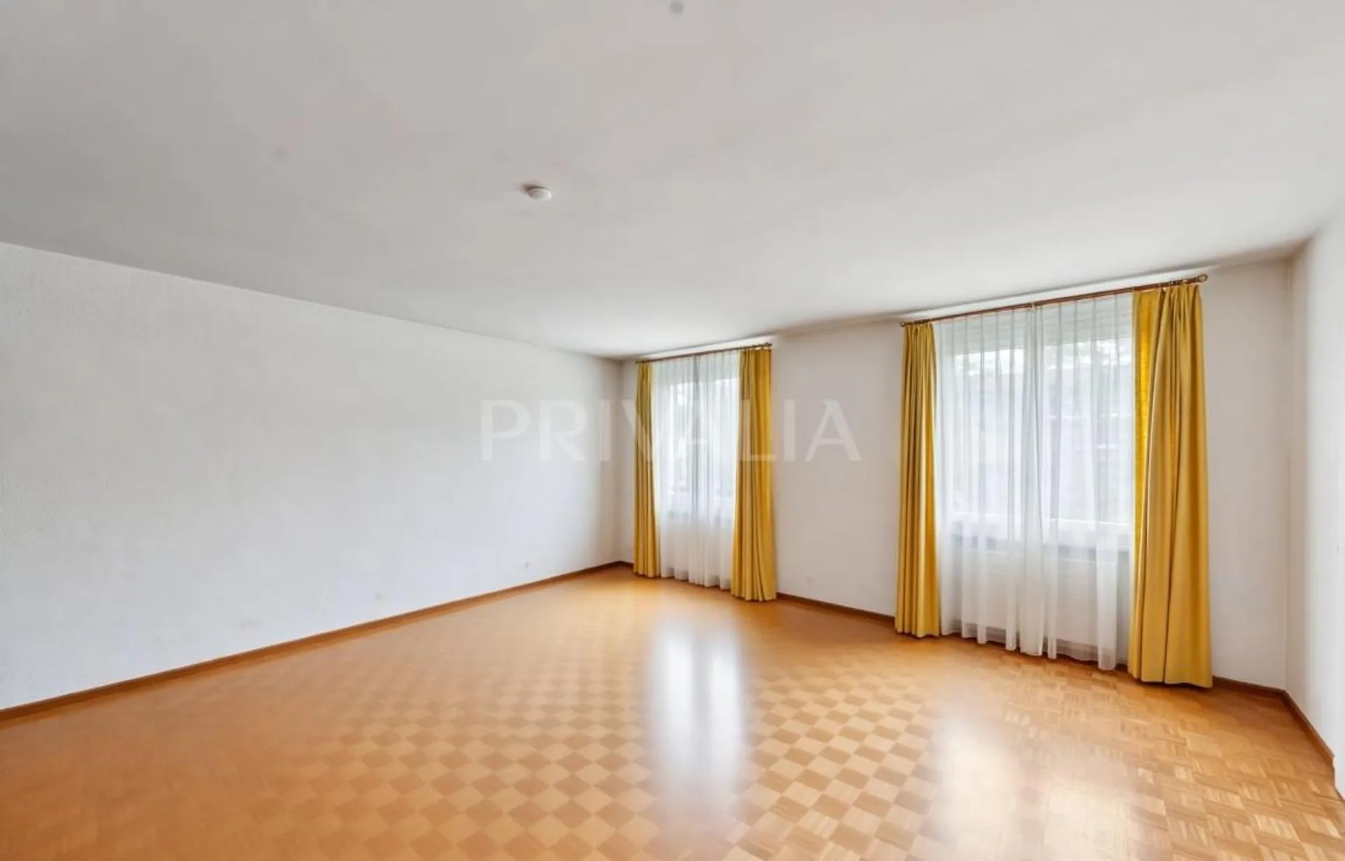 Lichtdurchflutete 4.5-Zimmer-Attikawohnung mit grosser Terrasse