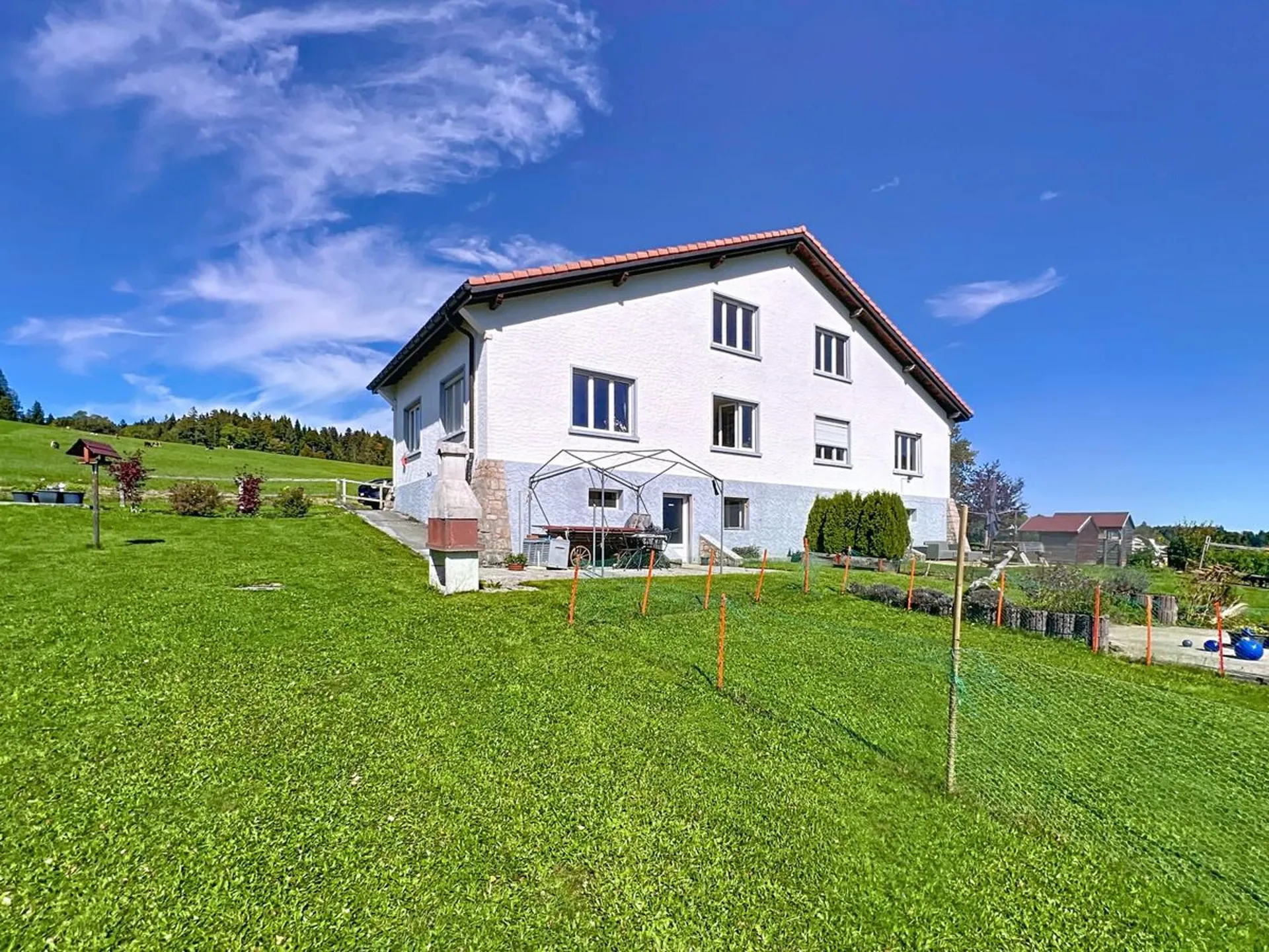2 maisons familiales réunies sous un même toit - Une vue à couper le souffle ! Rendement 5% net