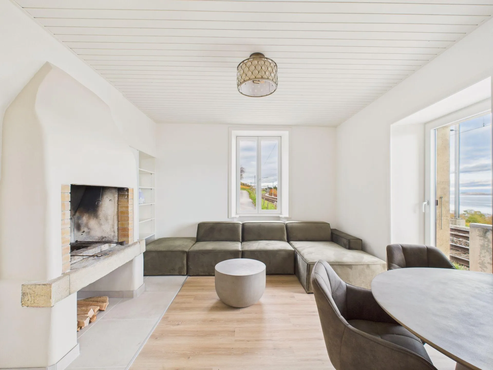 Exklusives Einfamilienhaus mit Seeblick in Chez-le-Bart, Kanton NE