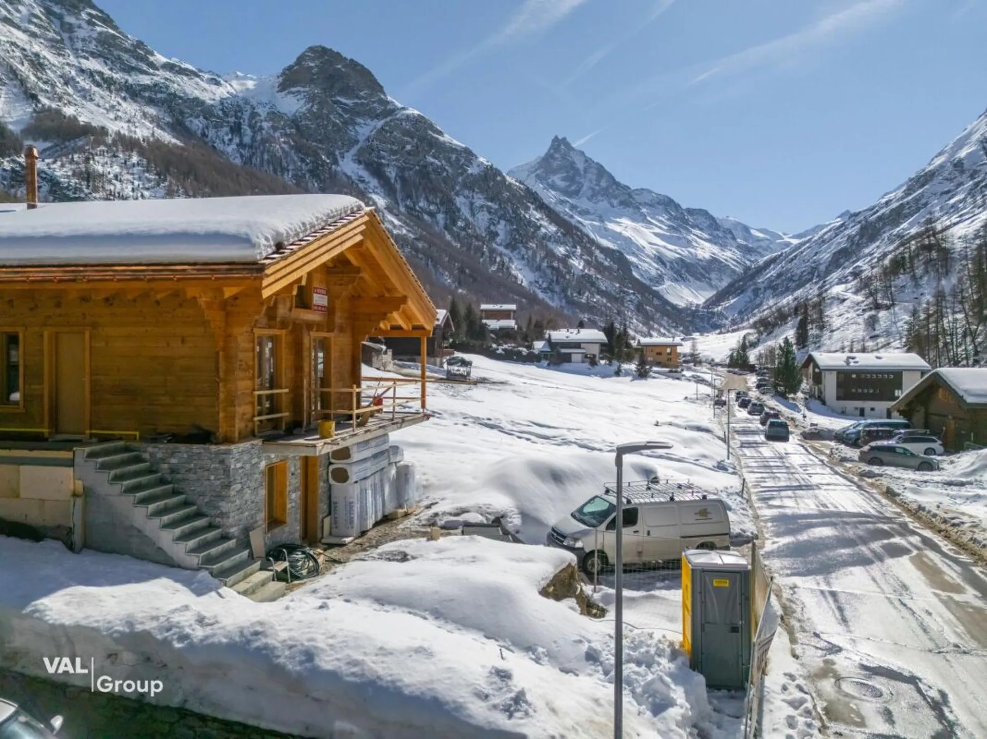 Charmant chalet aux élégances alpines dans un décor à couper le souffle