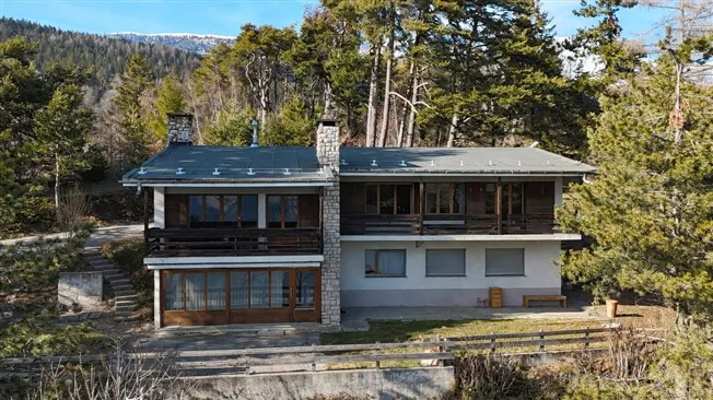 Vom Architekt entworfene Villa 8,5 Zimmer mit Panoramablick - Montana-Village