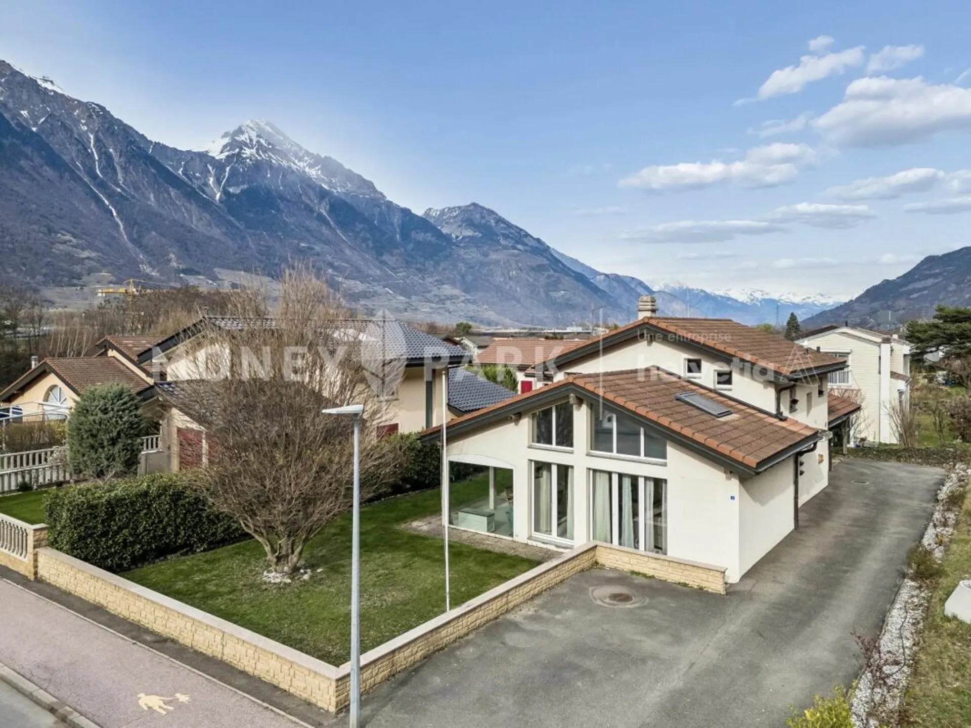 Villa familiale de 5 pièces avec jardin