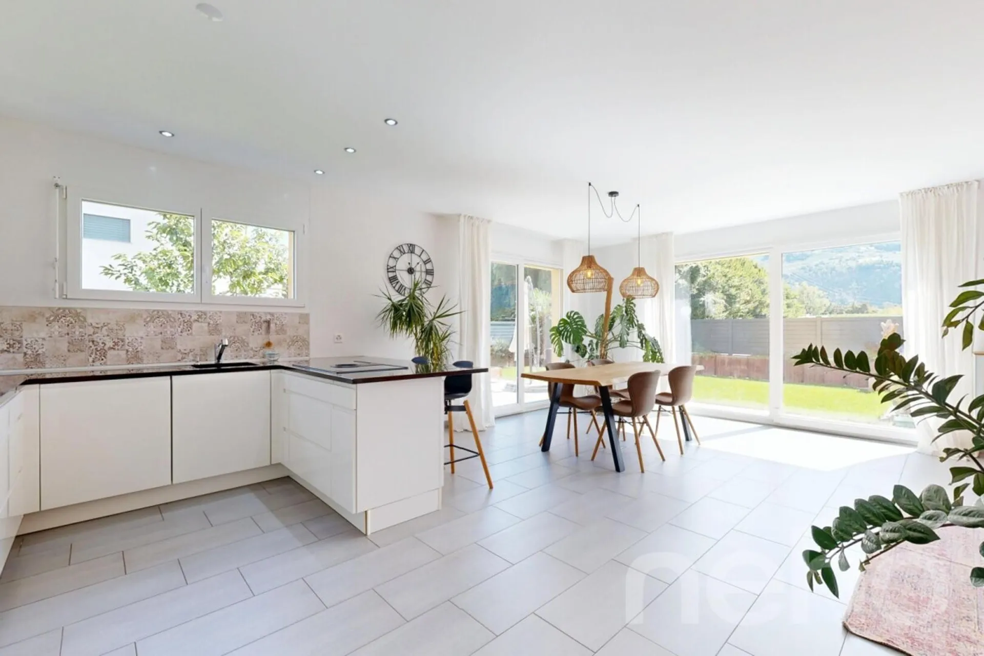 Belle Villa récente 154m² - 4 chambres - Jardin clôturé