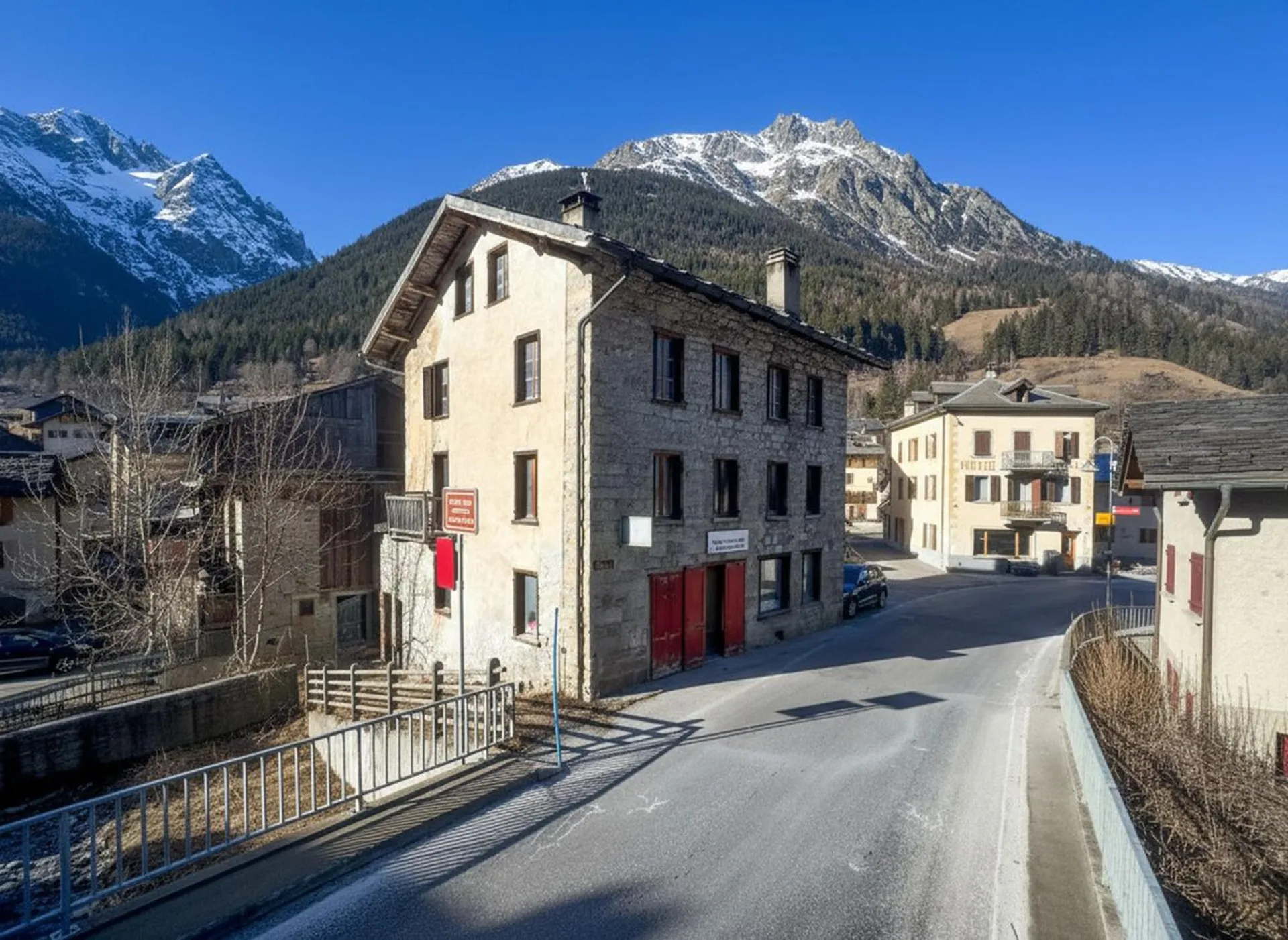 Immeuble à rénover selon vos goûts et besoins.