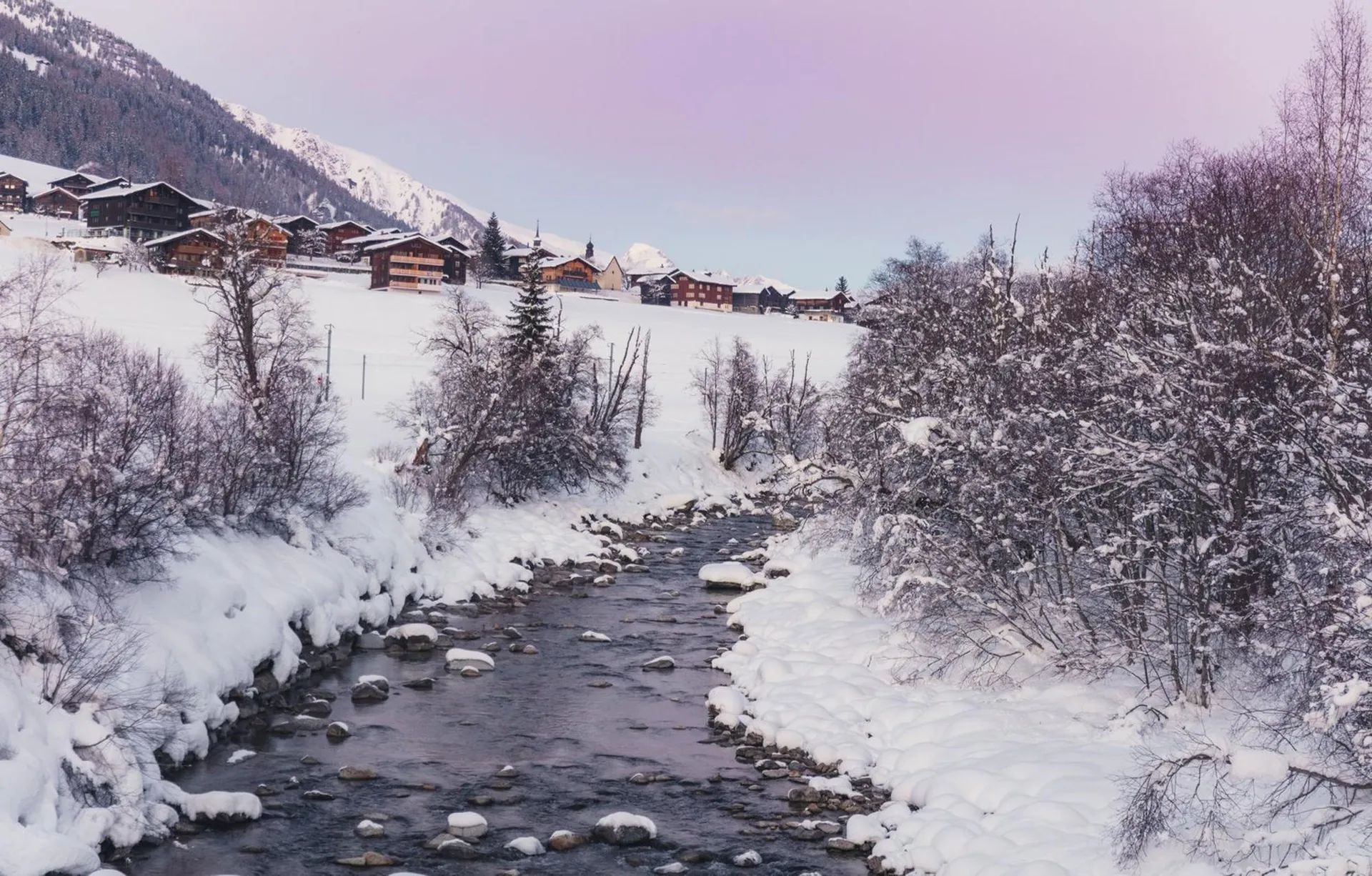 Rustikale und geräumige Wohnung im Goms