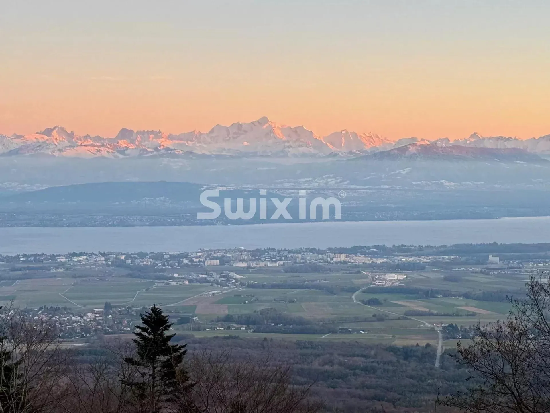 Magnifique villa avec vue sur le lac - Off Market