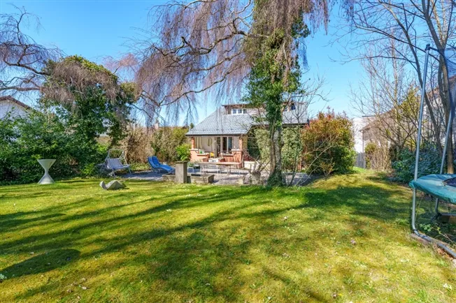 EXKLUSIV – Elegante renovierte Villa in einer ruhigen Wohnumgebung