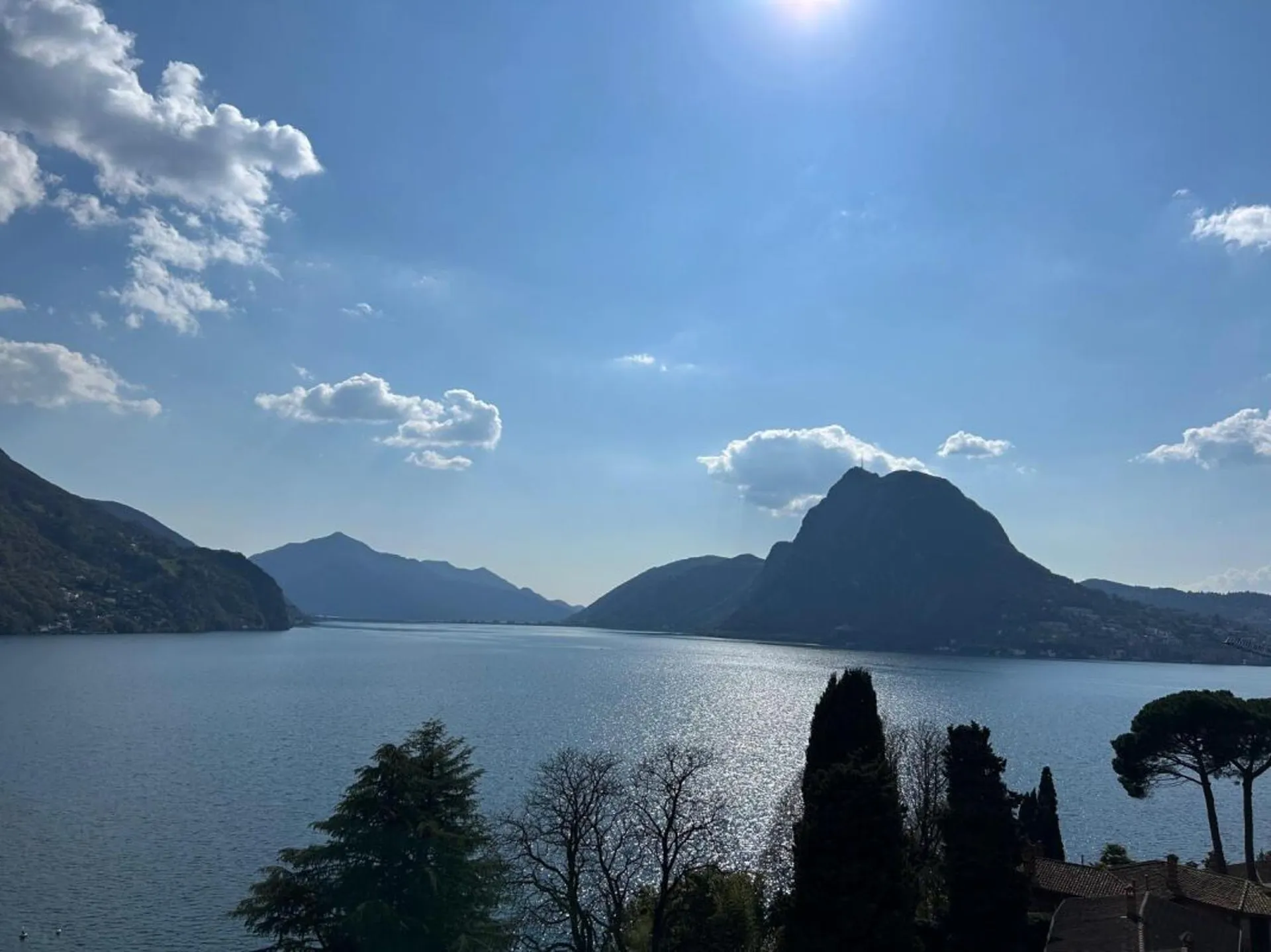 Exclusive duplex penthouse with a spacious panoramic terrace and a stunning lake view