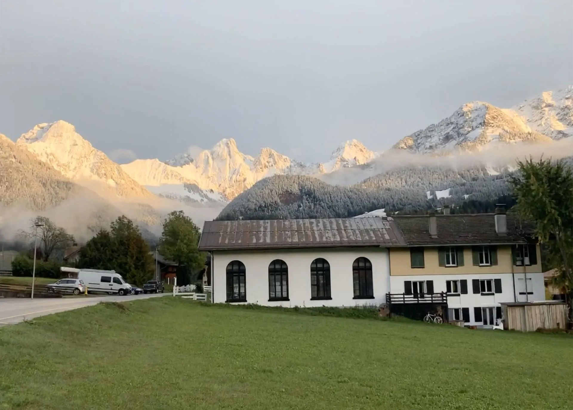 Villa unique avec grand atelier à Chateau d'Oex