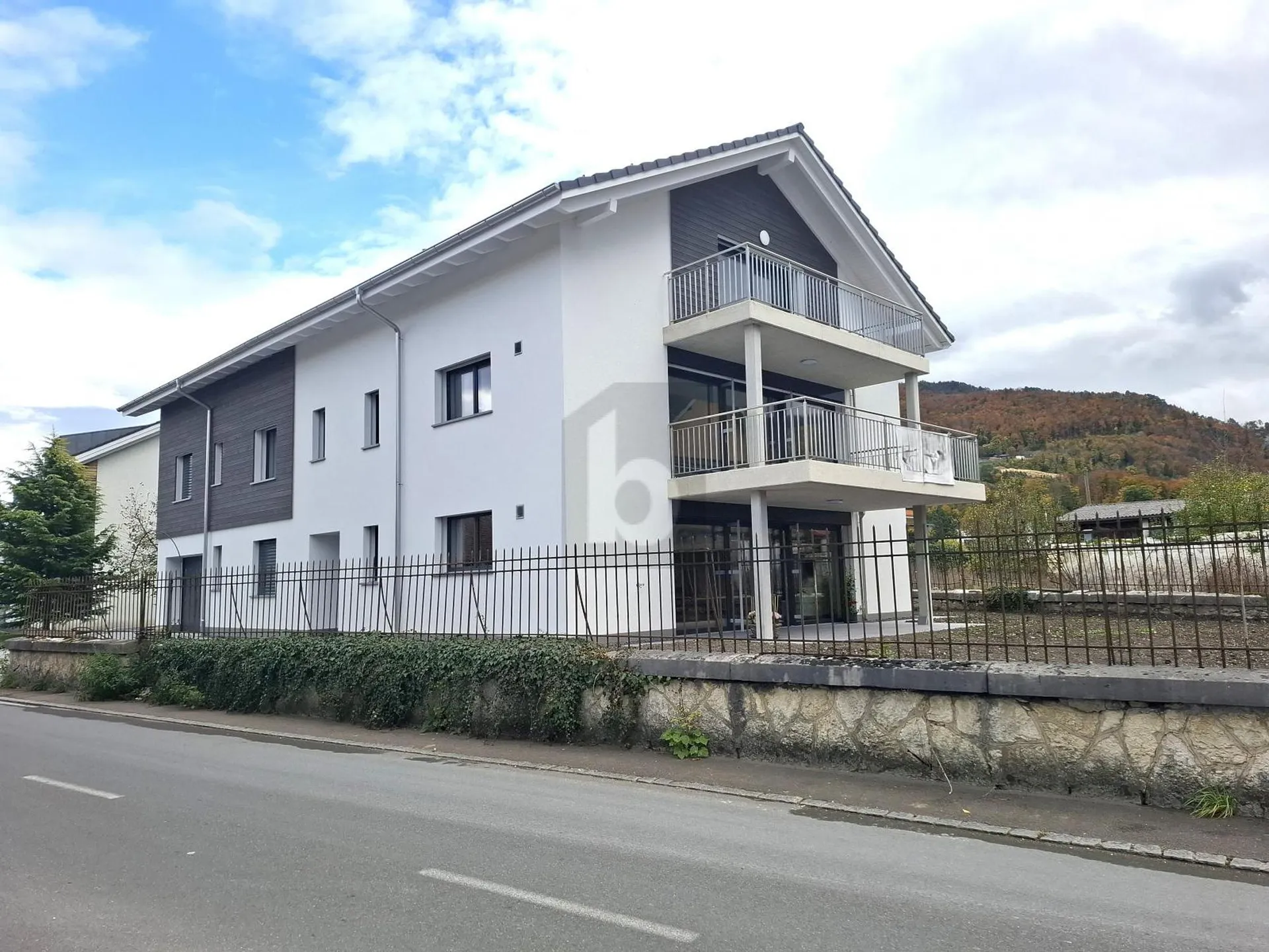 ATTIQUE NEUVE, SPACIEUSE, LUMINEUSE ET MODERNE