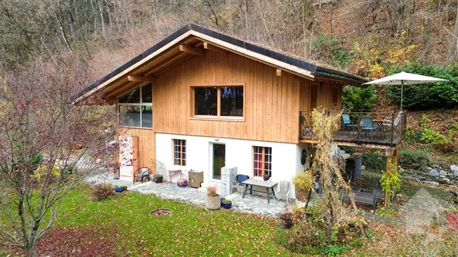 Atypisches Chalet von 140 m² auf einem Grundstück von 19.881 m²