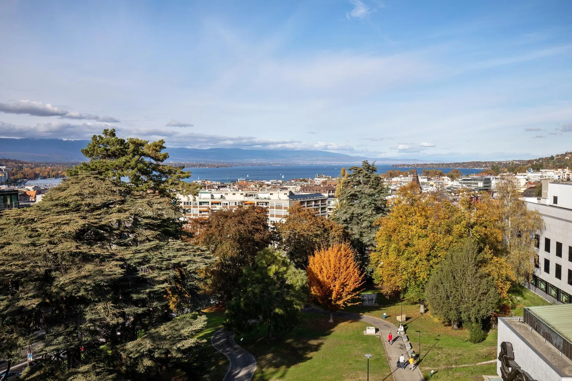 Attique avec vue sur le lac