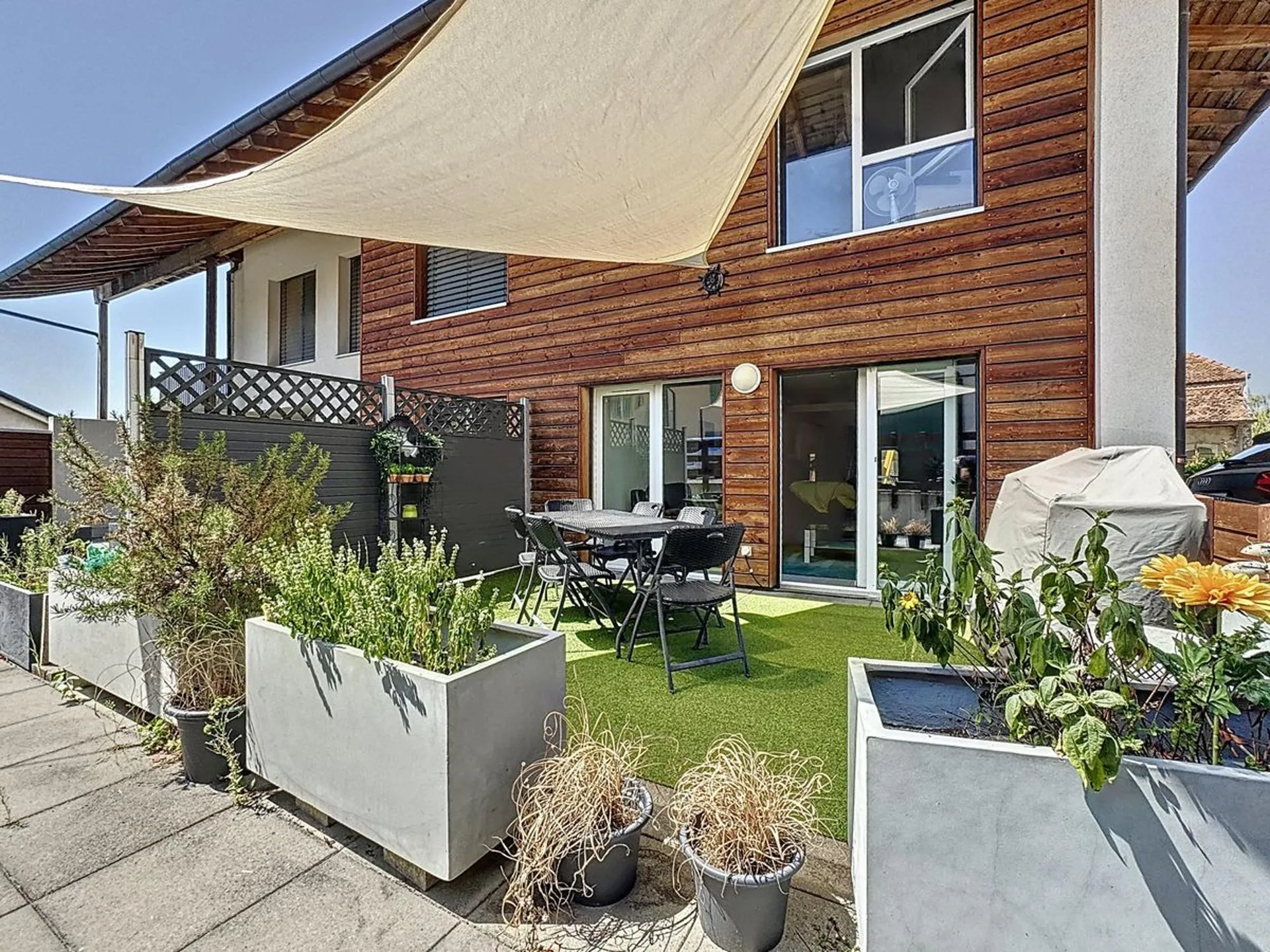 Coup de coeur assuré - appartement de 4,5 pièces avec terrasse, balcons et entrée privative à 10 minutes de Lausanne