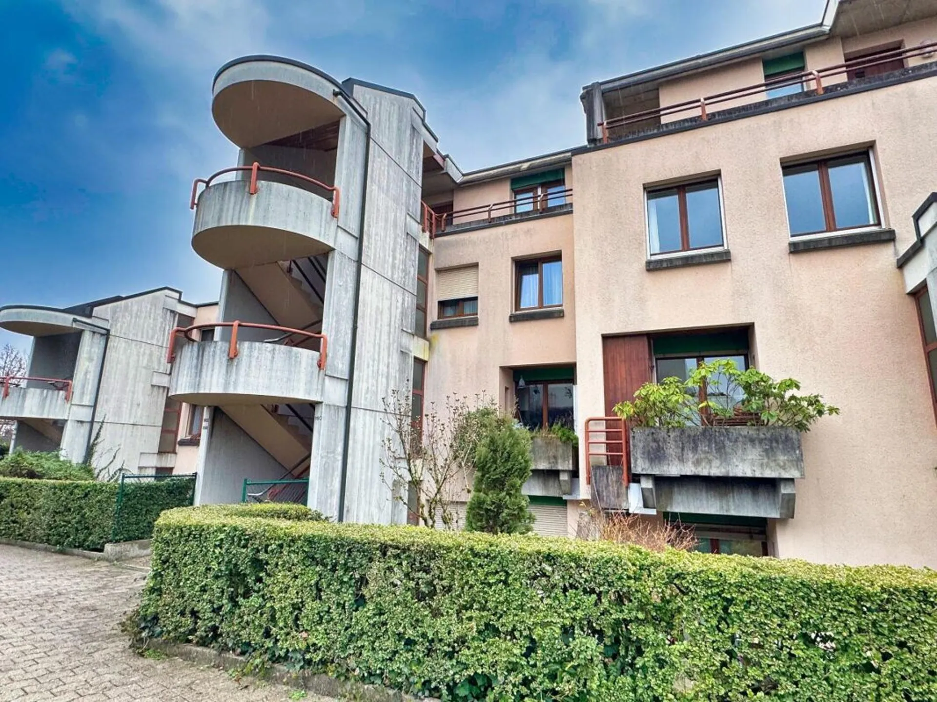 Grosszügige Wohnung in sonniger und zentraler Lage