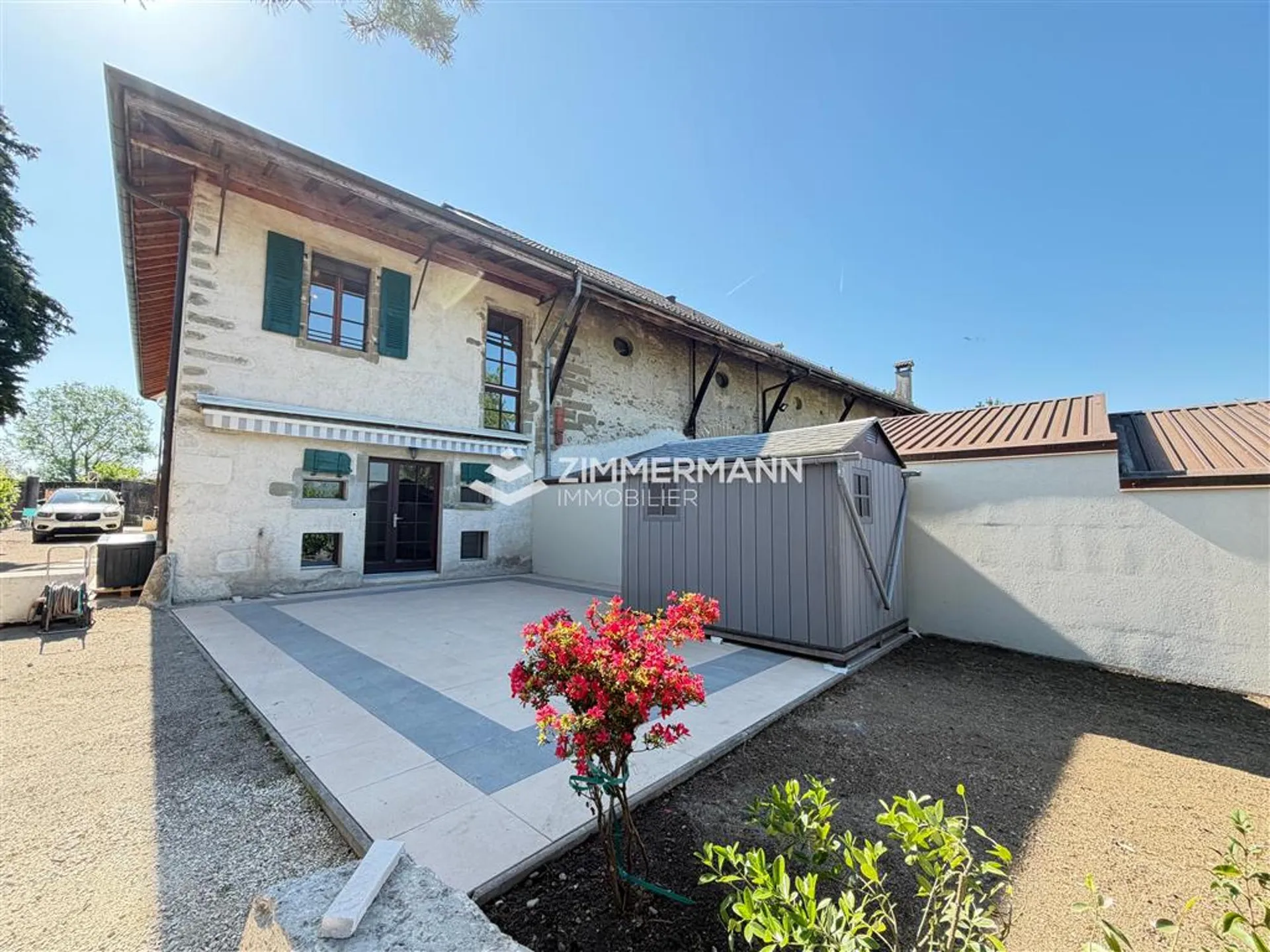 Maison de village,5.5,147